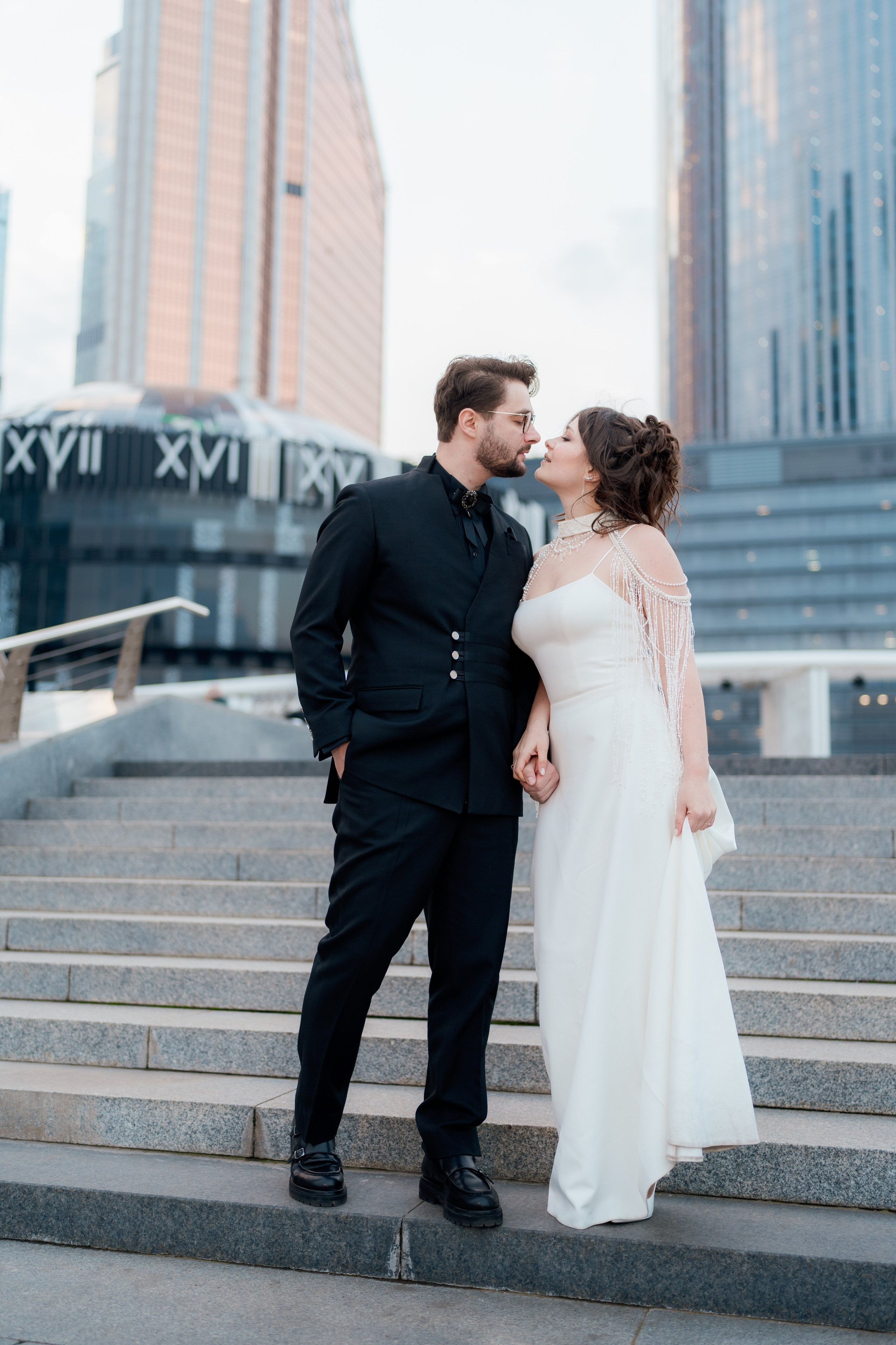 Иван и Виктория. Свадебная прогулка Москва сити. Свадебный фотограф Москва