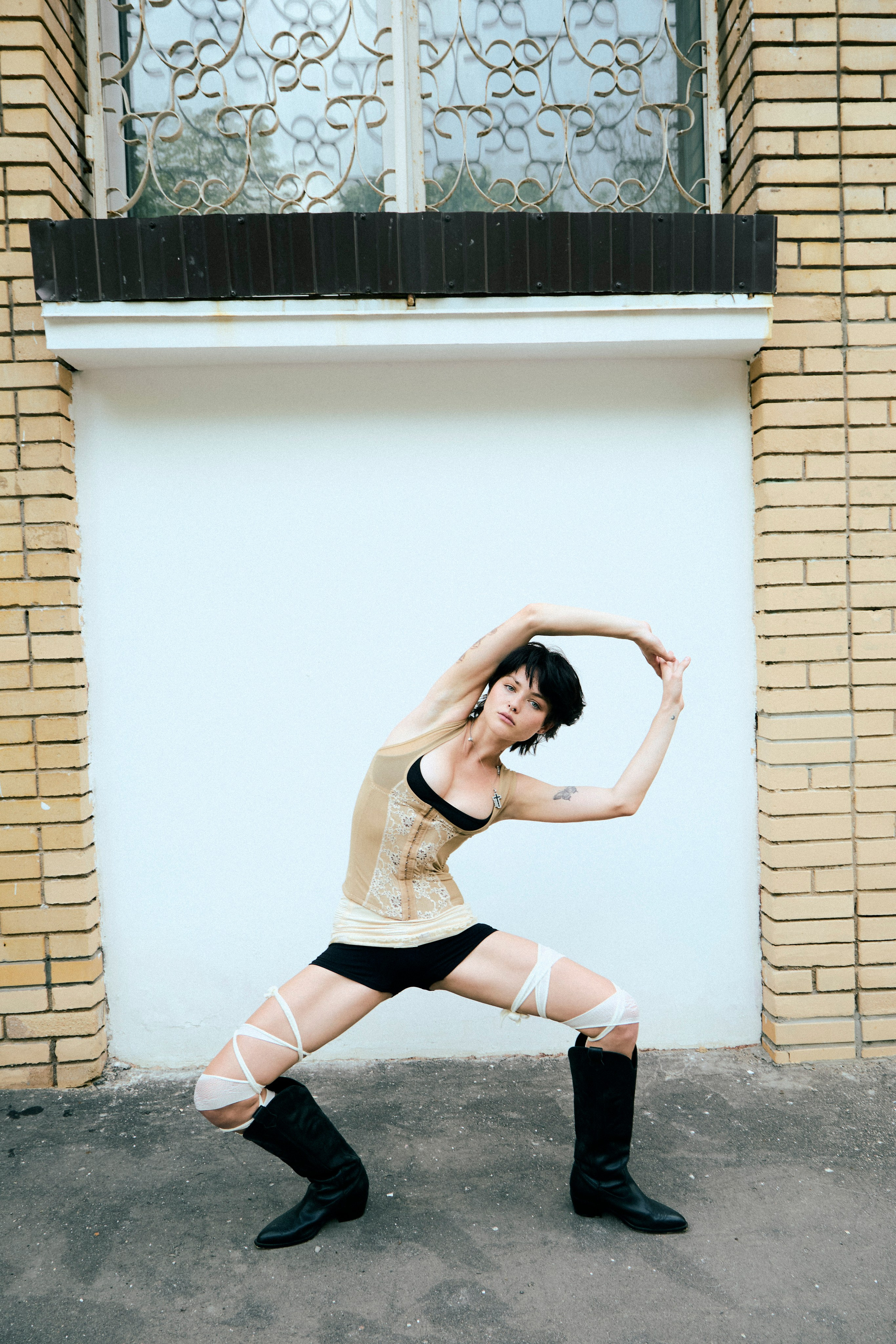 Alan (lumpenmen). Arina Kharakhashian