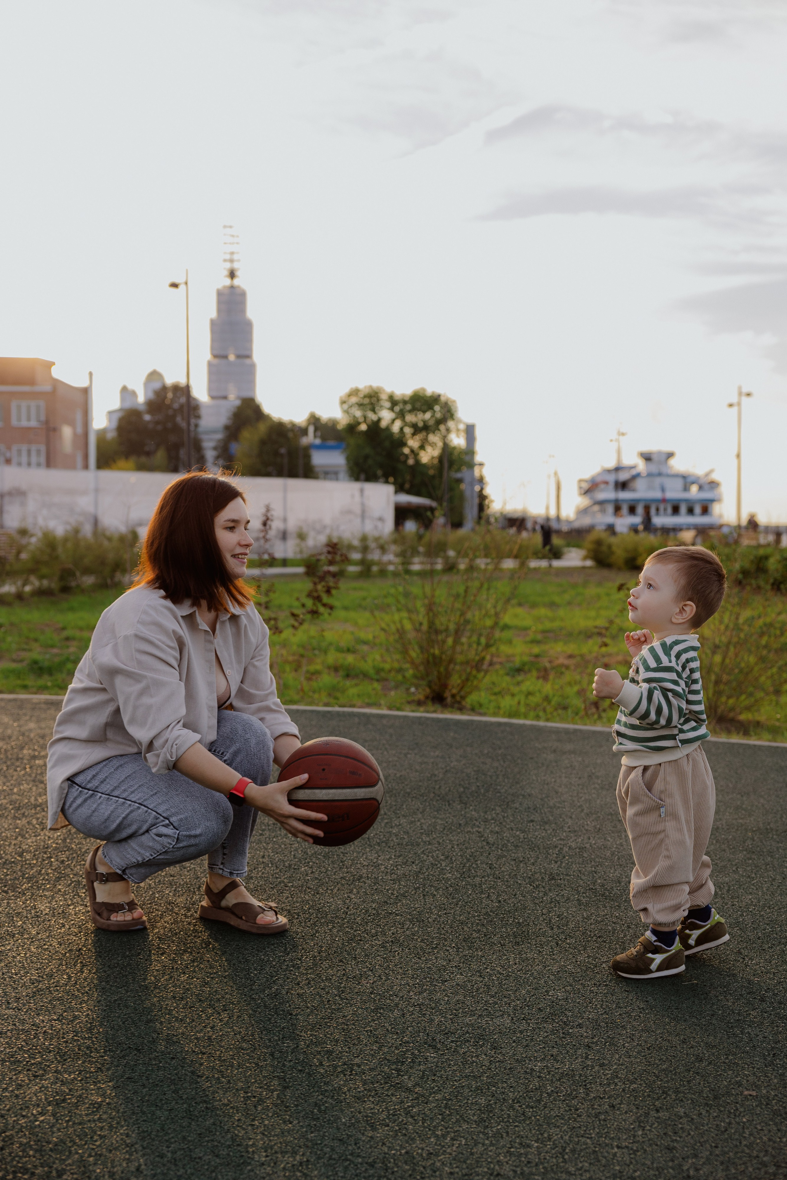 Семейная прогулка на бульваре в Кинешме. Артем Розанов фотограф в Иванове фотограф в Кинешме