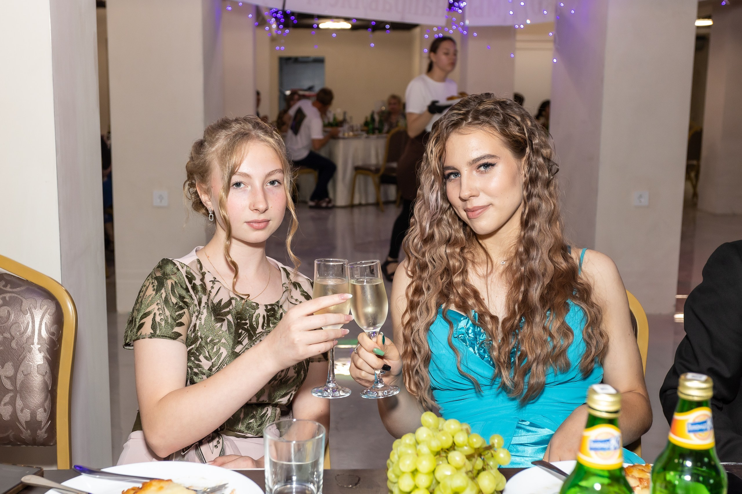 Вручение аттестата и выпускной вечер. Выпускные альбомы Майкоп, Краснодар Елена Золотарева