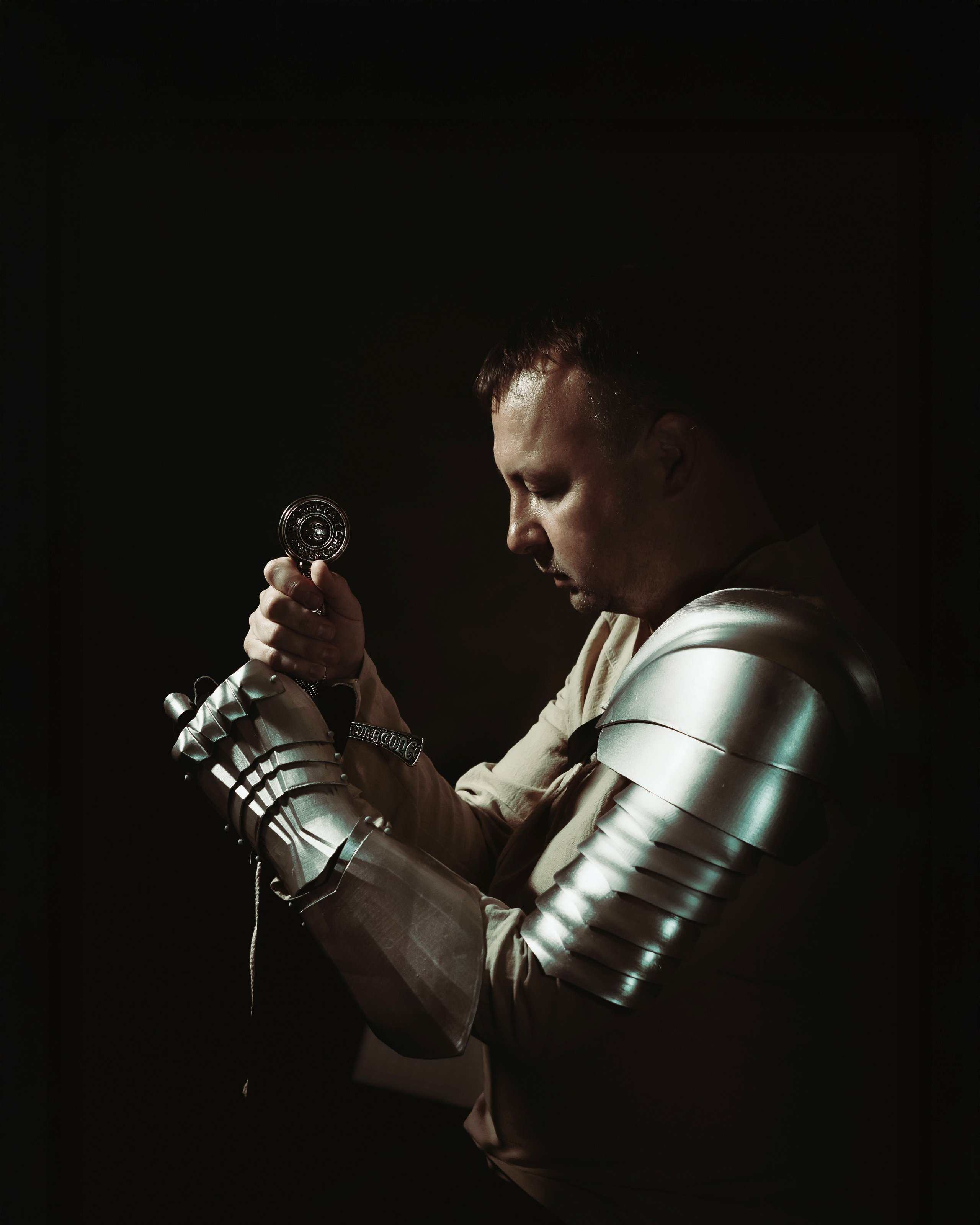 Креативная тематическая индивидуальная портретная съёмка. Фотограф Екатеринбург для вас или вашего бренда