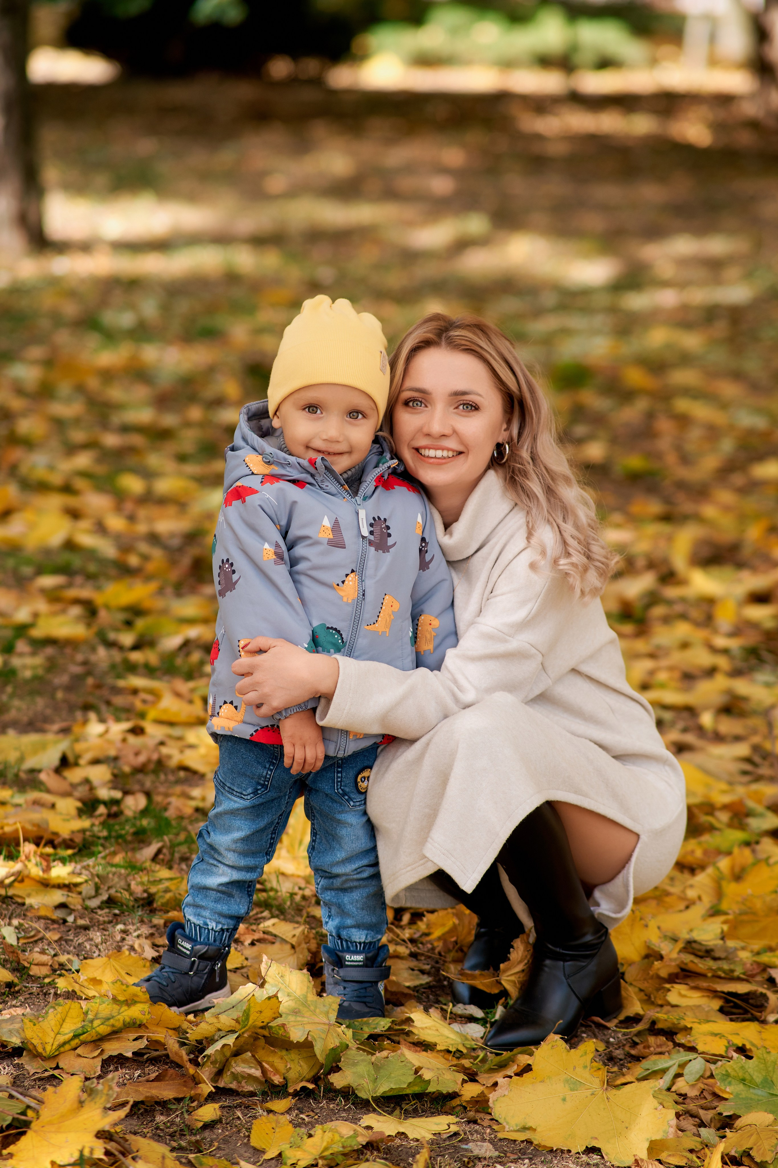 Осенняя прогулка мамы с сыном. Фотограф Таганрог Анна Трайжон