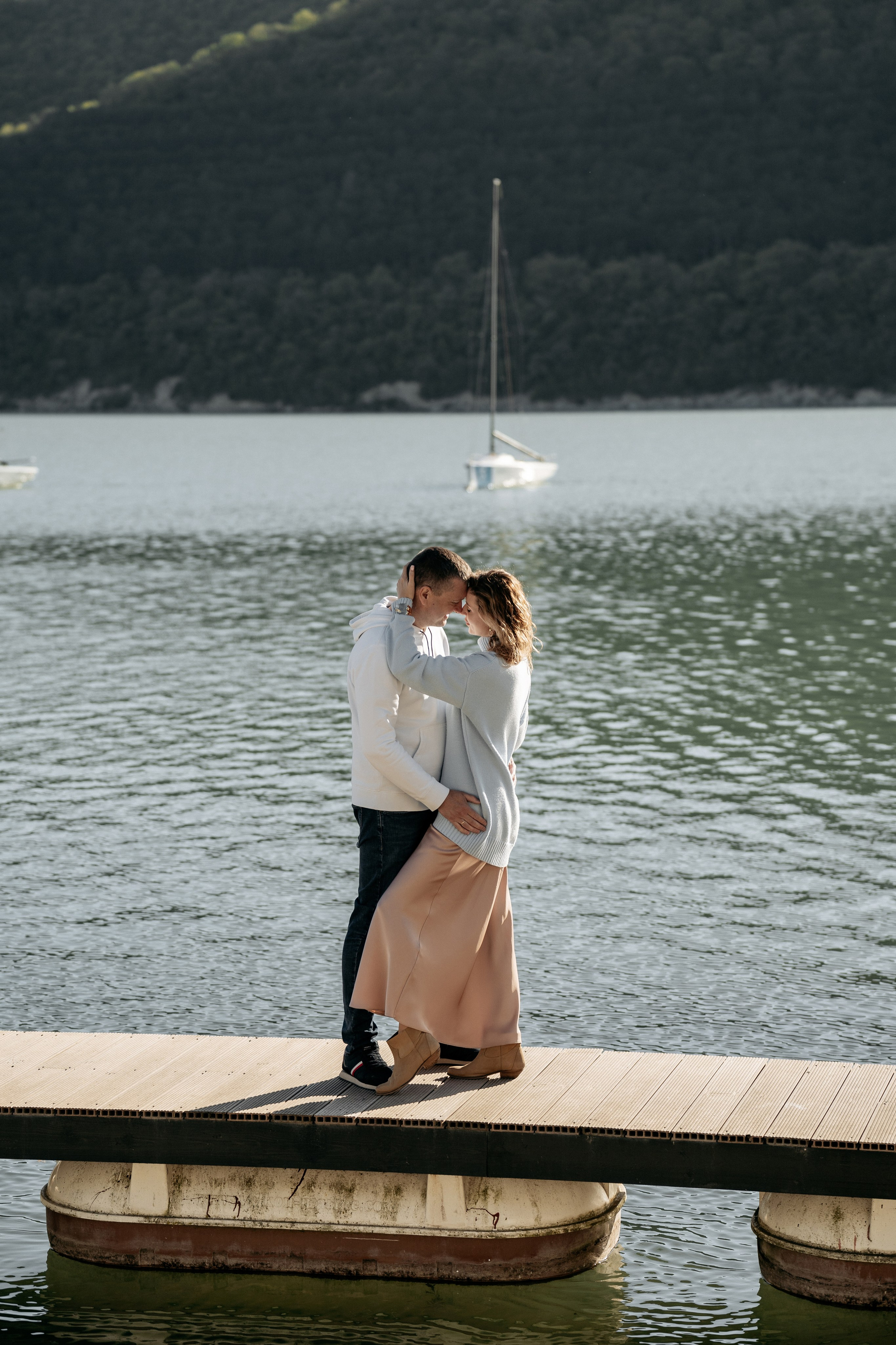 Современная Love story среди пейзажей Краснодарского края, в локациях Абрау-Дюрсо