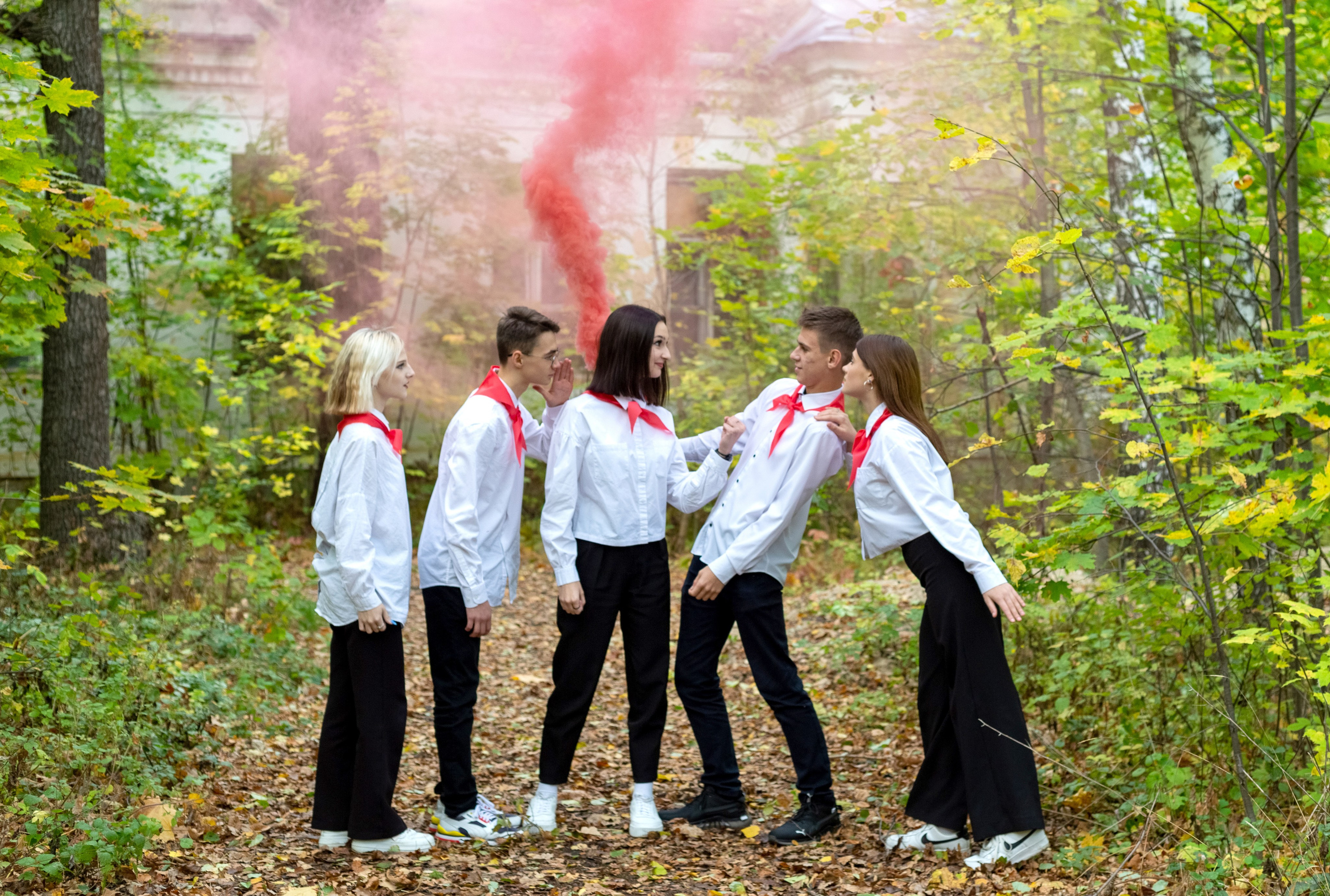 Пионеры заброшенная лесная школа, 9Б — школа 92. Выпускные альбомы Воронеж от Веры Соколовой