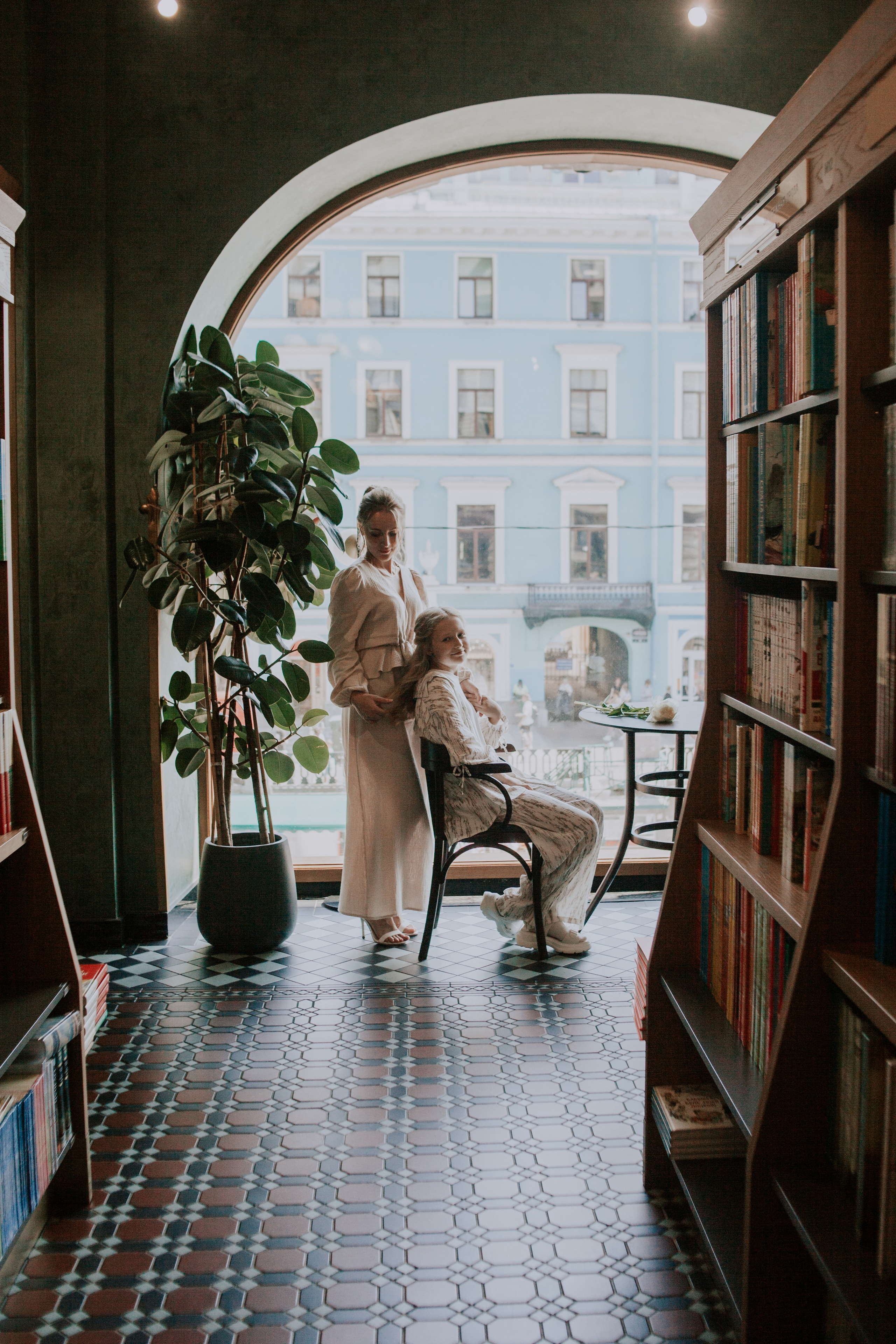 Марина и Милана, прогулка по Петербургу. Семейный фотограф во Всеволожске и Санкт-Петербурге Юлия Капустина