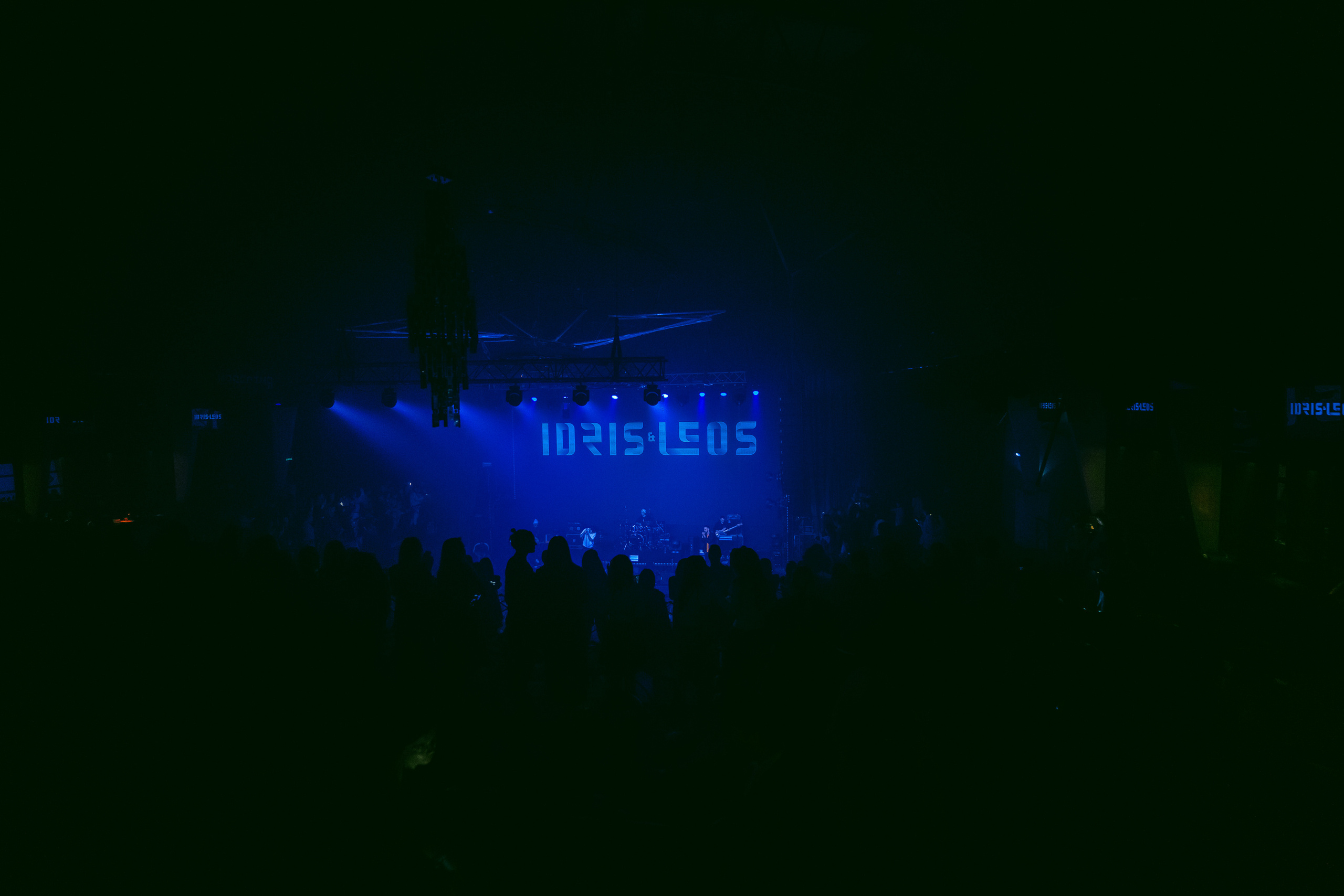 КОНЦЕРТ IDRIS & LEOS В ИЗВЕСТИЯ HALL. Репортажный и свадебный фотограф в Москве