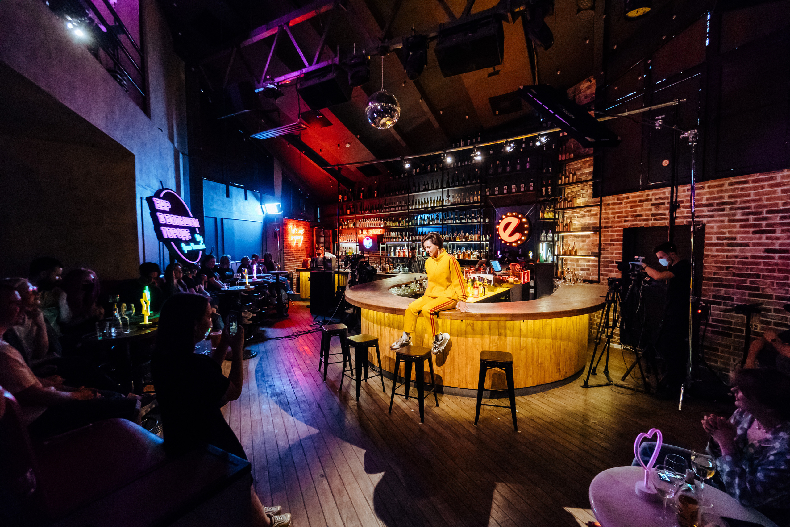 БЭКСТЕЙДЖ ШОУ «БАР В БОЛЬШОМ ГОРОДЕ». Репортажный и свадебный фотограф в Москве