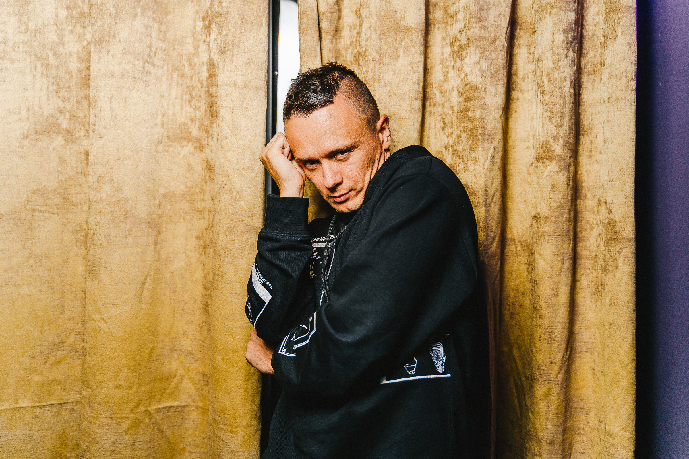 БЭКСТЕЙДЖ ШОУ «БАР В БОЛЬШОМ ГОРОДЕ». Репортажный и свадебный фотограф в Москве