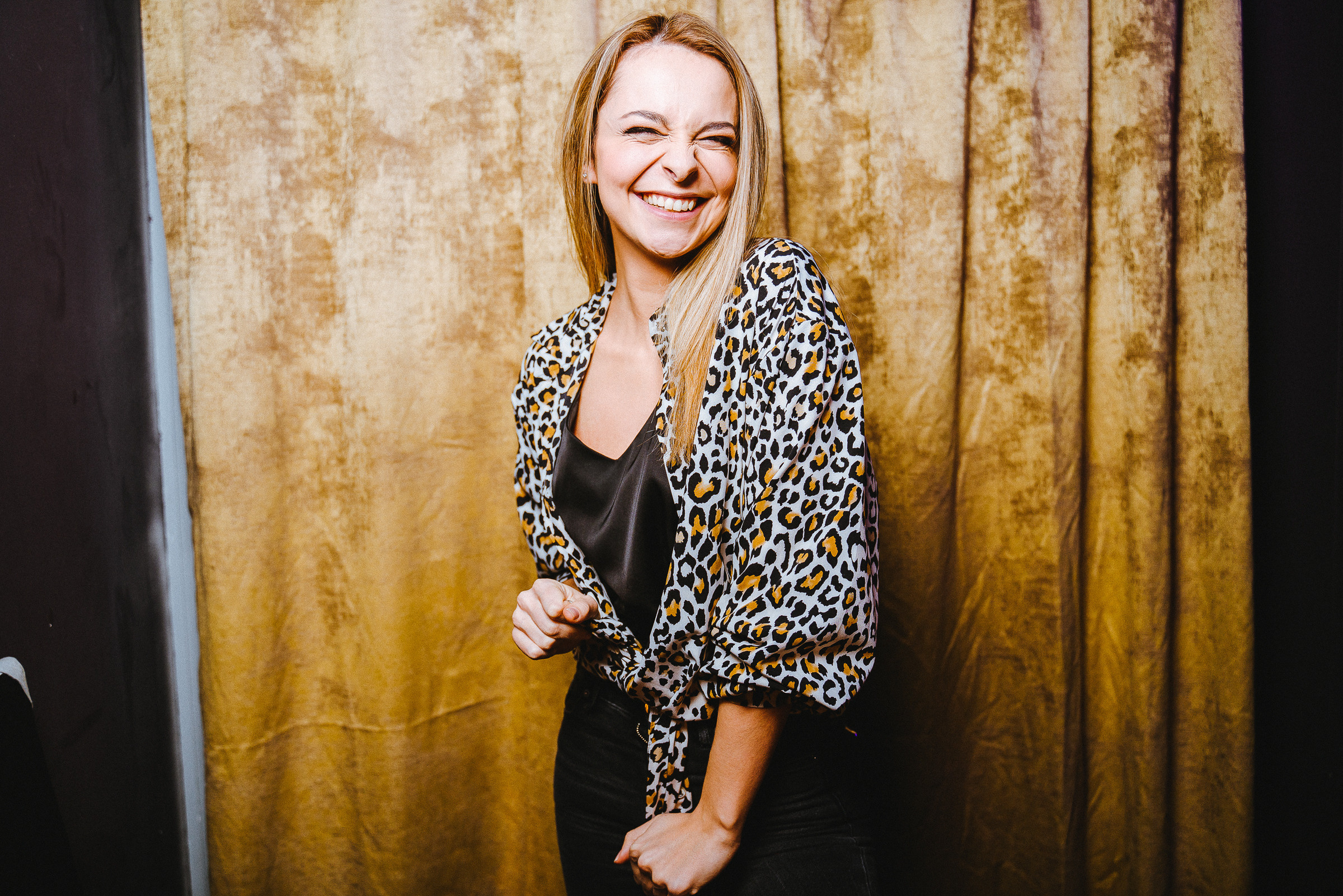 БЭКСТЕЙДЖ ШОУ «БАР В БОЛЬШОМ ГОРОДЕ». Репортажный и свадебный фотограф в Москве