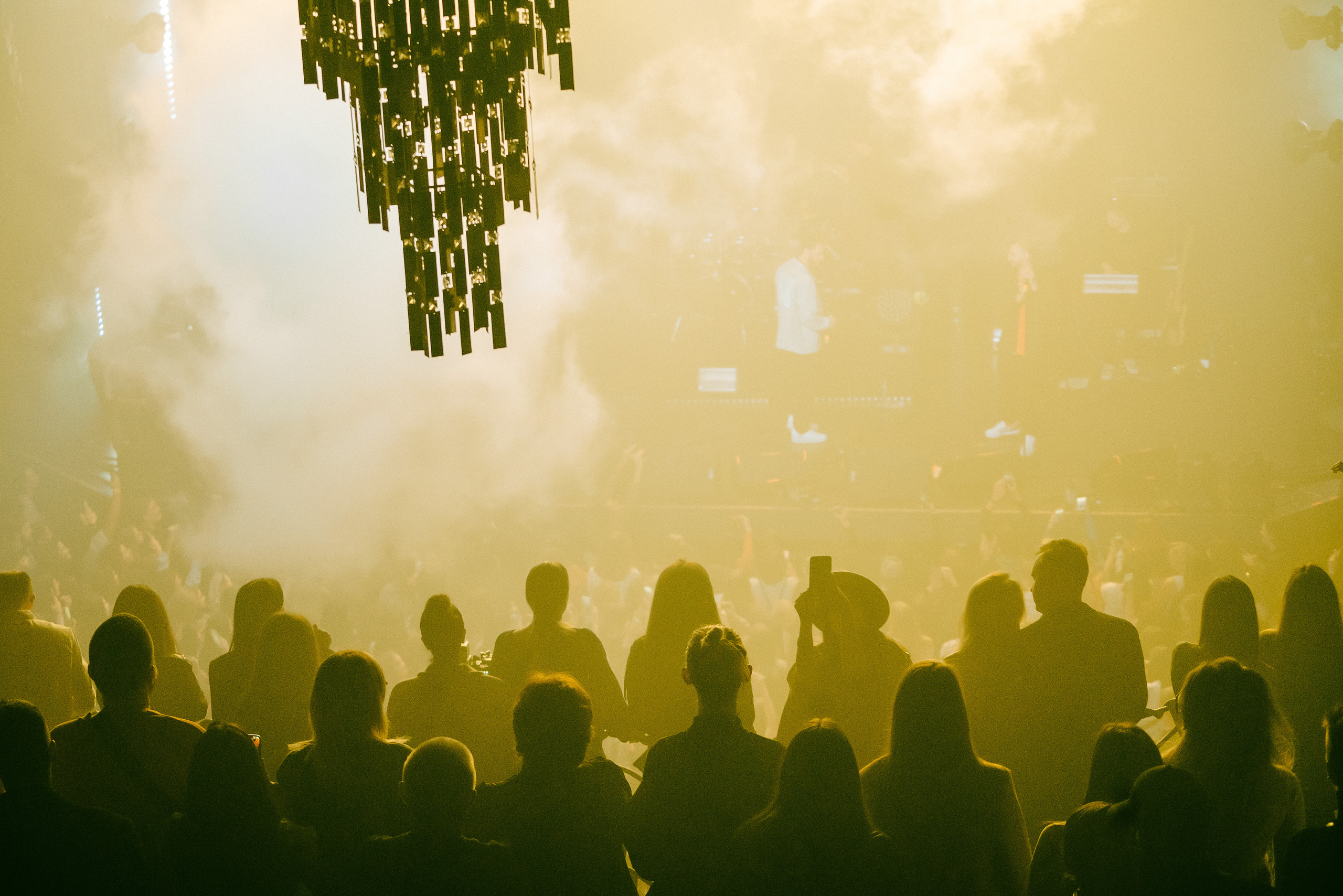 КОНЦЕРТ IDRIS & LEOS В ИЗВЕСТИЯ HALL. Репортажный и свадебный фотограф в Москве