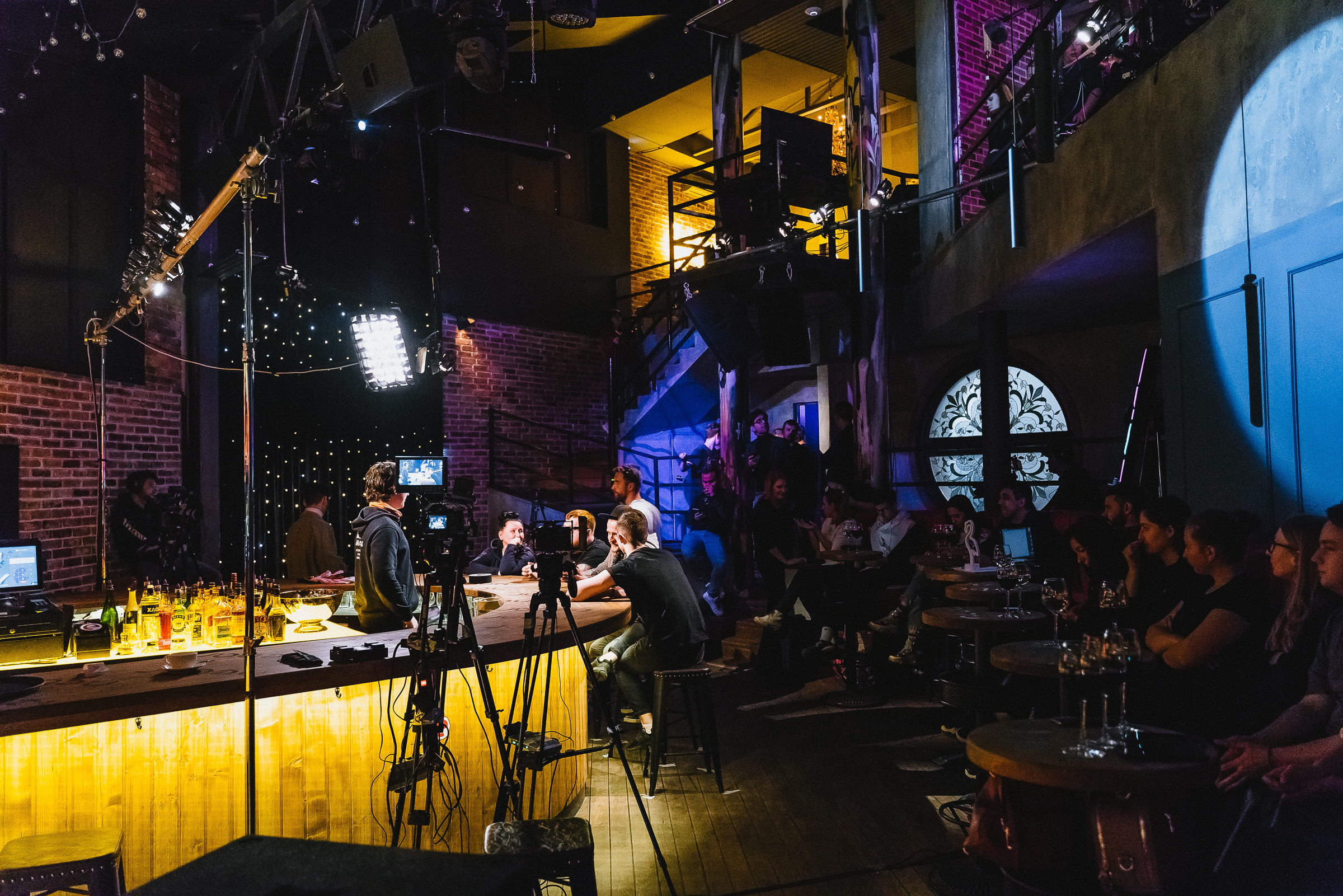 БЭКСТЕЙДЖ ШОУ «БАР В БОЛЬШОМ ГОРОДЕ». Репортажный и свадебный фотограф в Москве