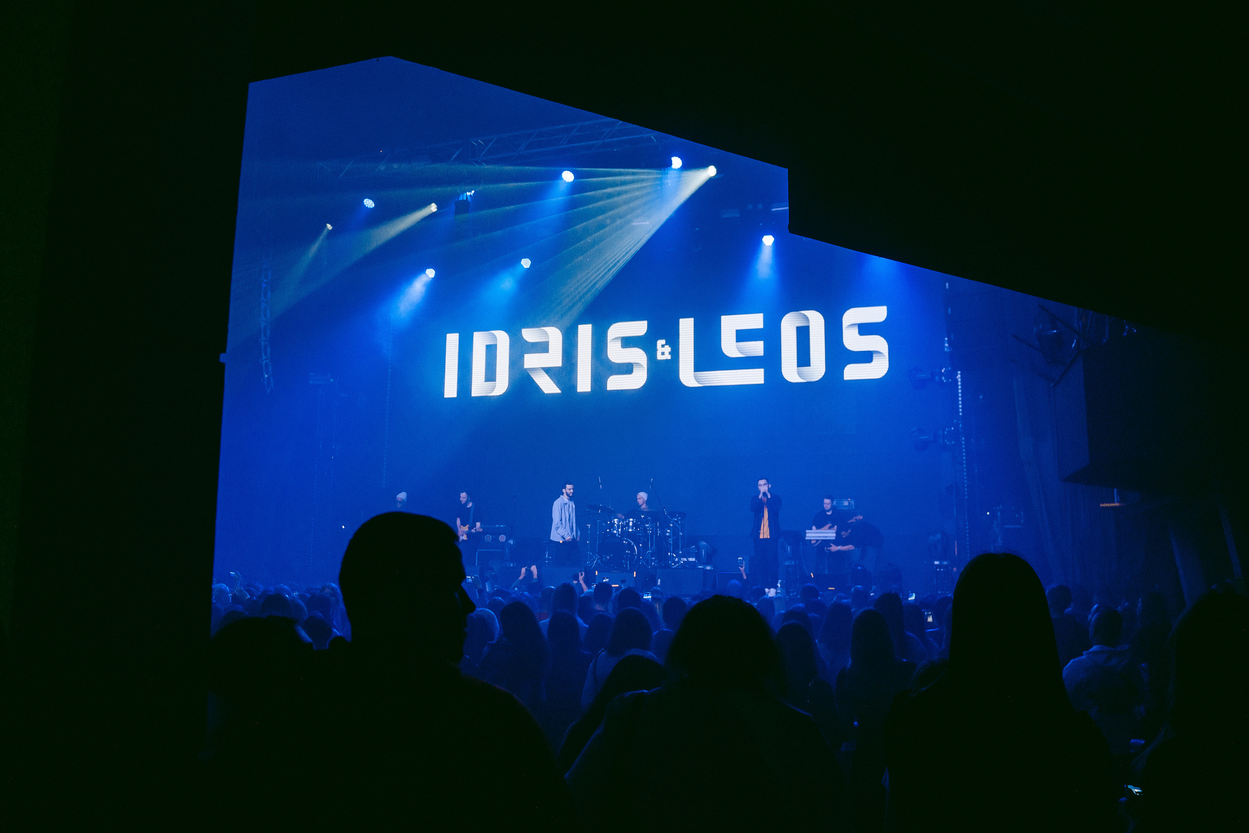 КОНЦЕРТ IDRIS & LEOS В ИЗВЕСТИЯ HALL. Репортажный и свадебный фотограф в Москве