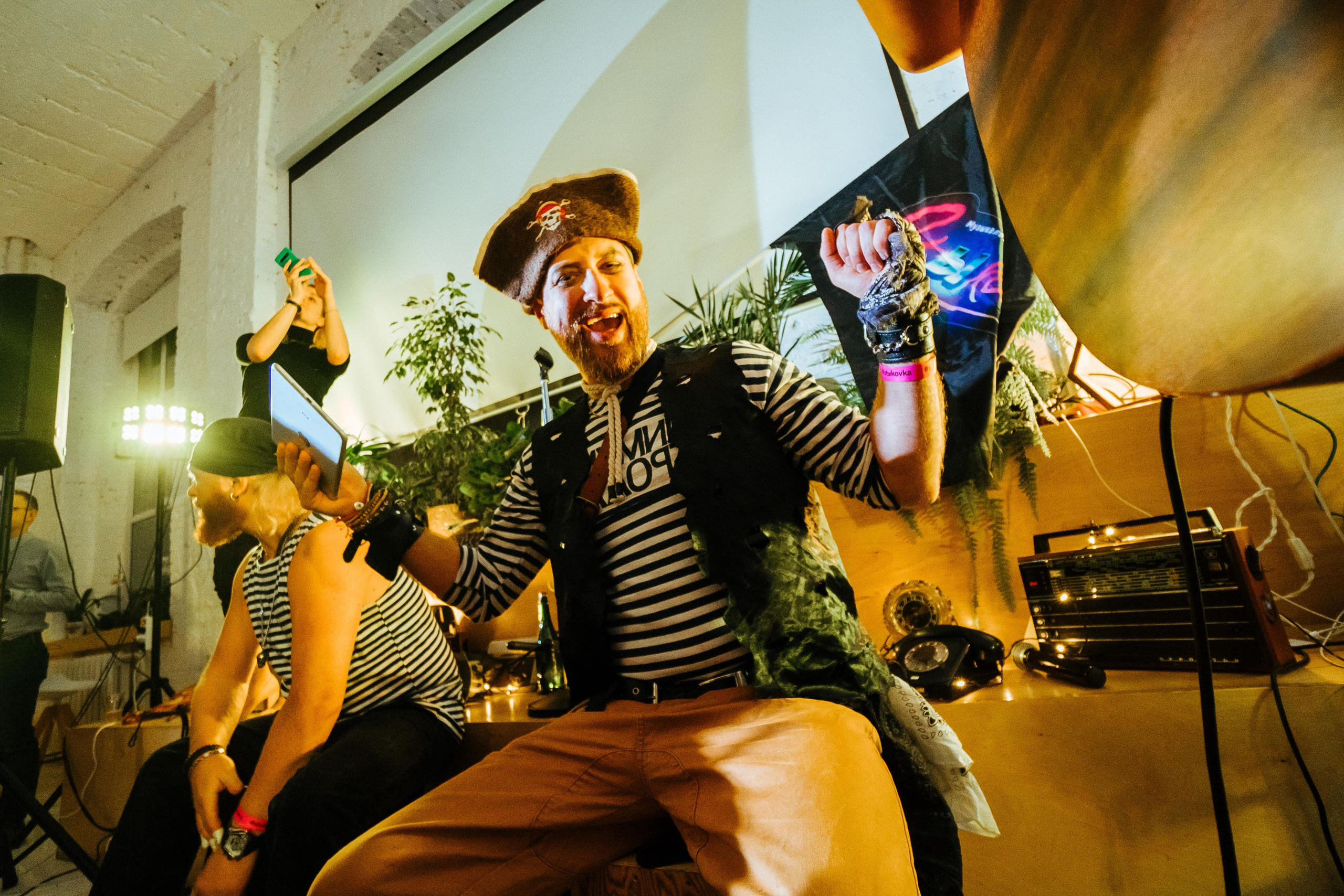 МУЗЫКАЛЬНЫЙ КВАРТИРНИК «СТЫКОВКА». Репортажный и свадебный фотограф в Москве