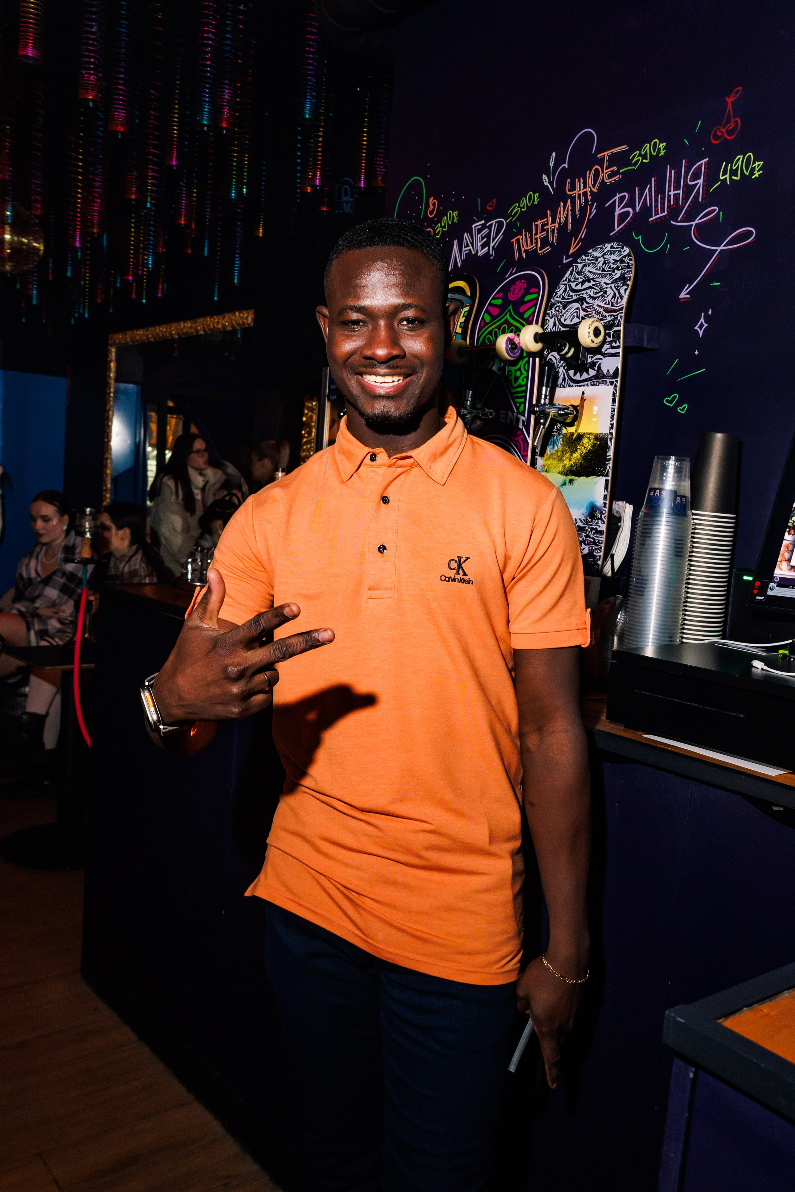 Вечеринка в баре. Фотограф в Москве Дмитрий Емельянов