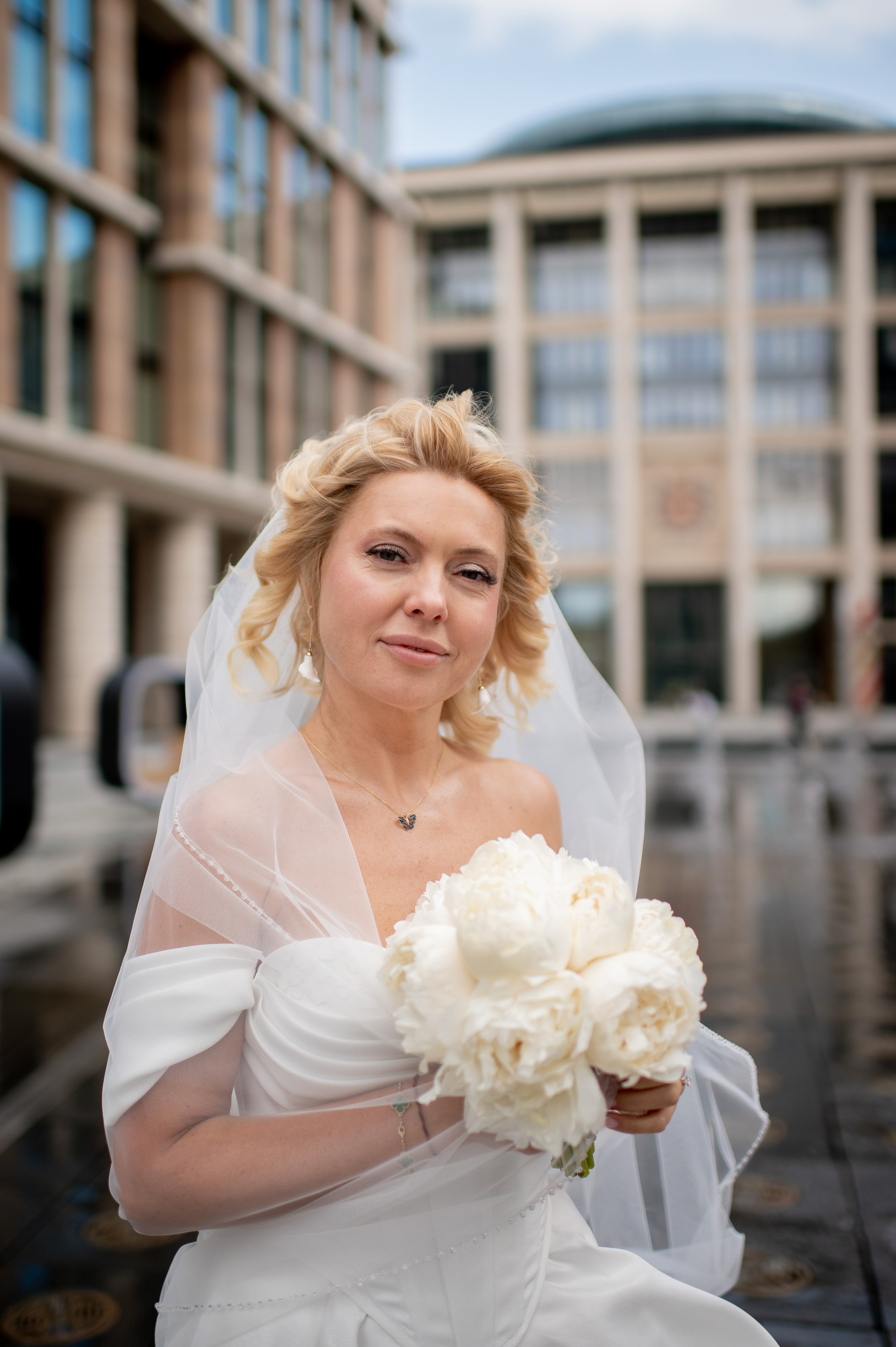 Юлия и Павел (сборы невесты, Невская ратуша, красный Buick, прогулка по рекам на катере). Портретный, семейный и свадебный фотограф в Санкт-Петербурге и в Пушкине Ширяев Денис