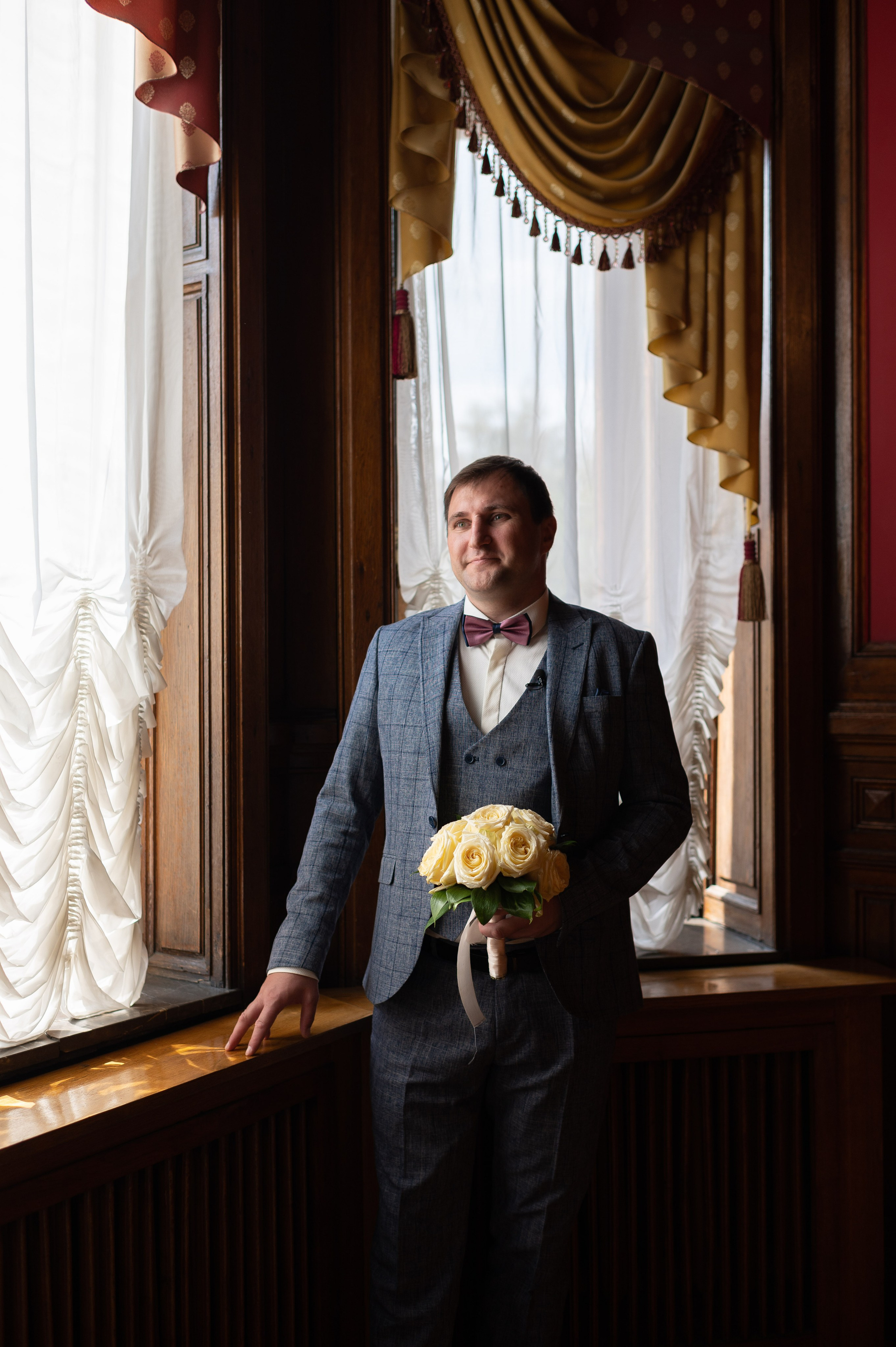 Анастасия и Игорь (фотосессия во Втором Дворце Бракосочетания, Польский сад, здание городской Ратуши). Портретный, семейный и свадебный фотограф в Санкт-Петербурге и в Пушкине Ширяев Денис