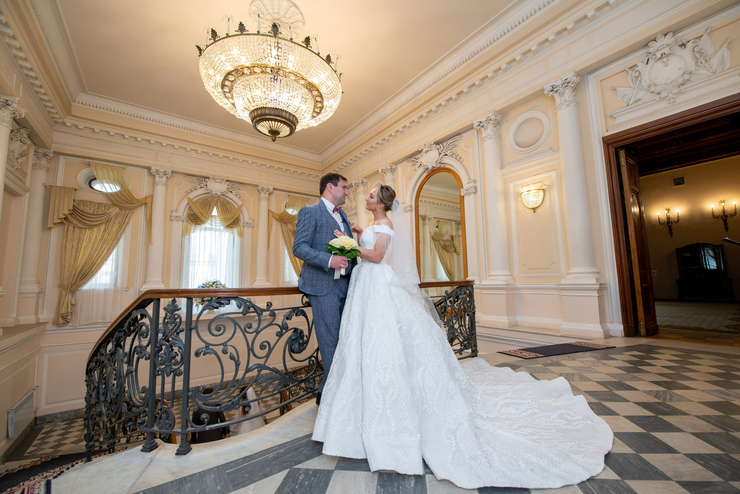 Анастасия и Игорь (фотосессия во Втором Дворце Бракосочетания, Польский сад, здание городской Ратуши). Портретный, семейный и свадебный фотограф в Санкт-Петербурге и в Пушкине Ширяев Денис