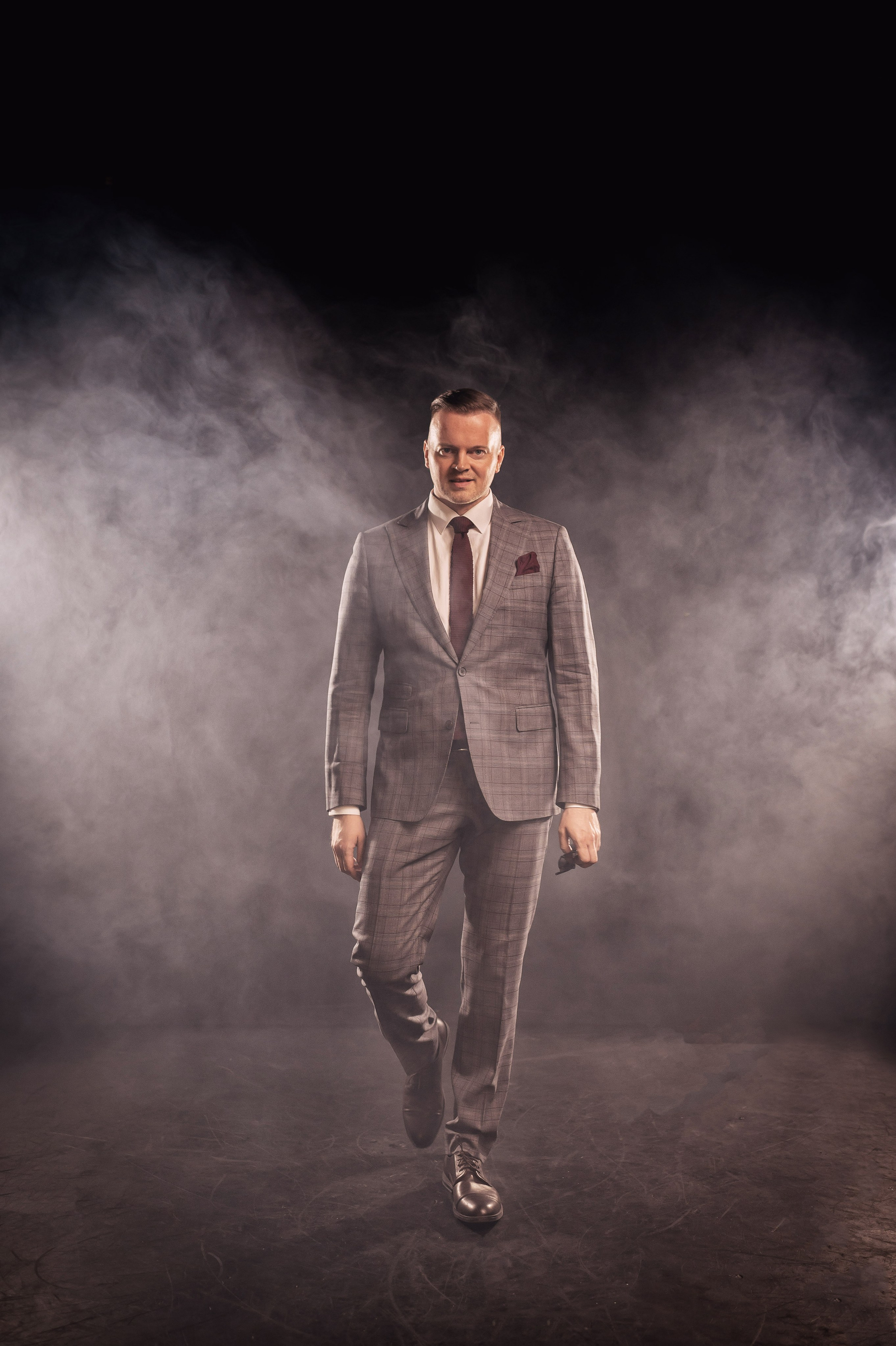 Ты можешь быть разным: деловой или взрывной. Портретный, семейный и свадебный фотограф в Санкт-Петербурге и в Пушкине Ширяев Денис