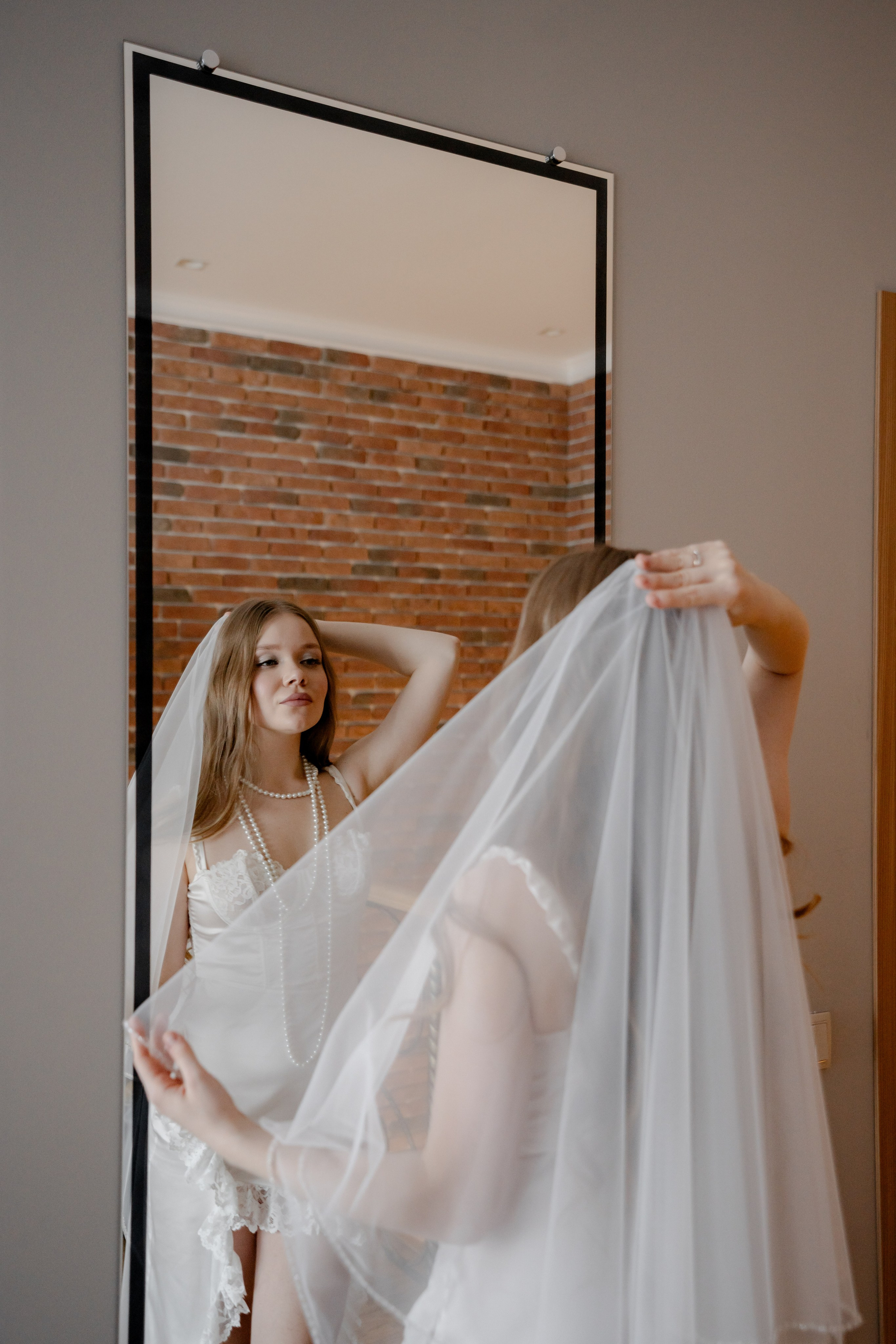 СВАДЕБНАЯ СЬЕМКА СБОРОВ В ОТЕЛЕ И ВЫЕЗД НА ЦЕРЕМОНИЮ (СНЯТО В СИБИРЕ В НИЖНЕВАРТОВСКЕ). Профессиональный фотограф, Санкт-Петербург — Виктория Богомолова