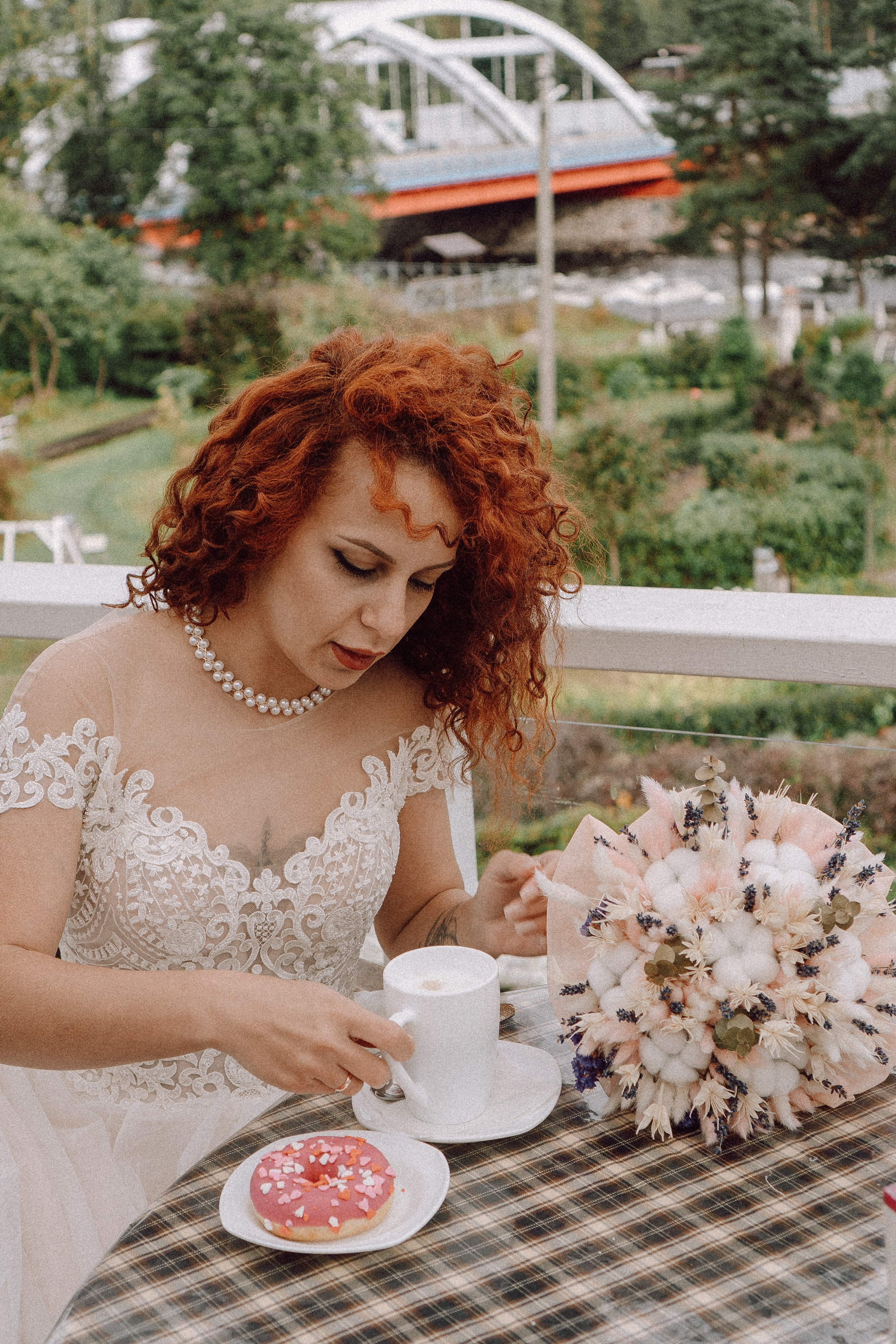 СВАДЕБНАЯ ФОТОСЕССИИЯ ПАРЫ В ГОРОДЕ ПРИОЗЕРСК В СОСНОВОМ ЛЕСУ И С ПИКАПОМ. Профессиональный фотограф, Санкт-Петербург — Виктория Богомолова