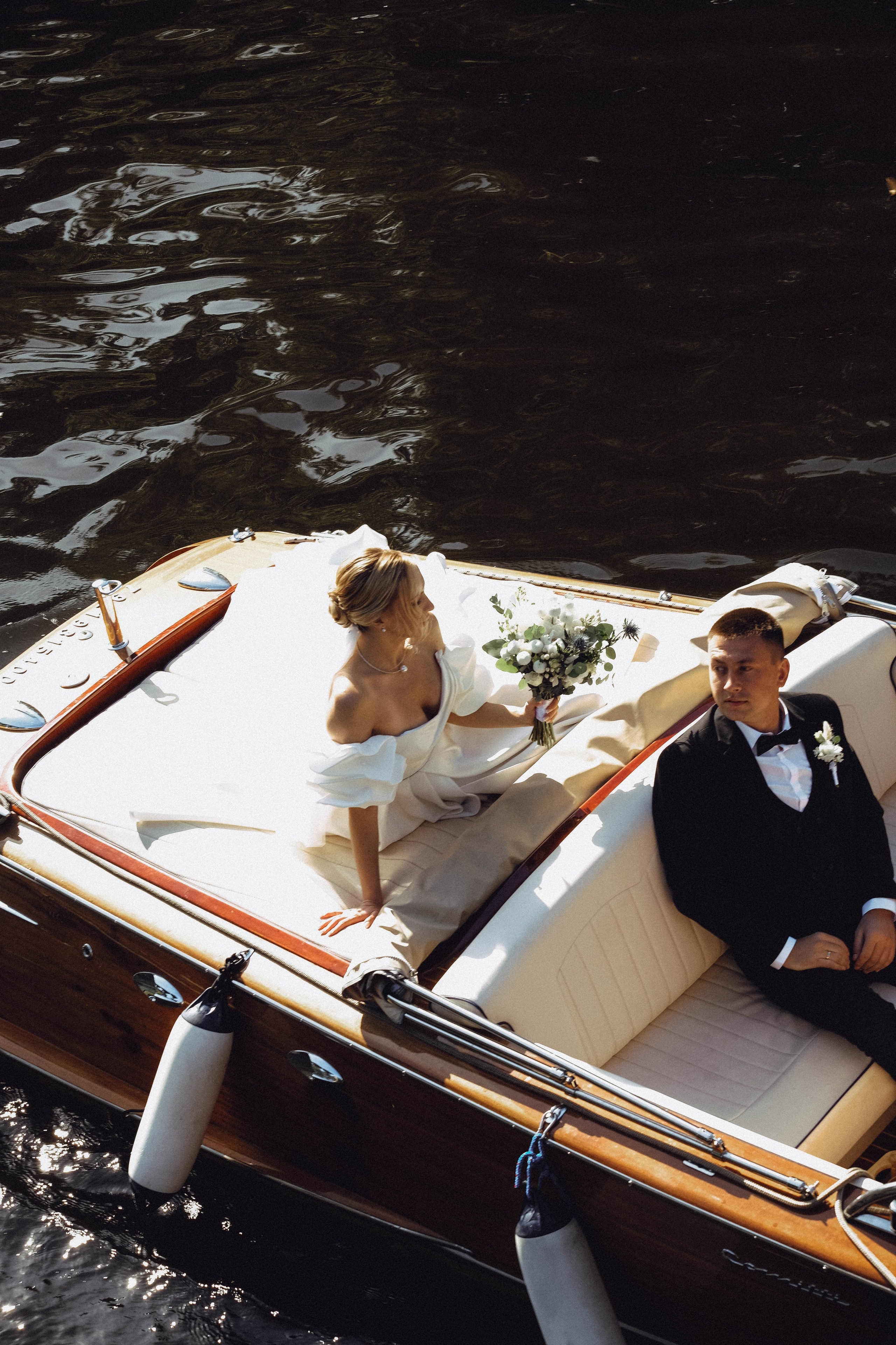 СВАДЕБГНАЯ ПРОГУЛКА ПО КАНАЛ САНКТ-ПЕТЕРБУРГА НА КАТЕРЕ. Профессиональный фотограф, Санкт-Петербург — Виктория Богомолова