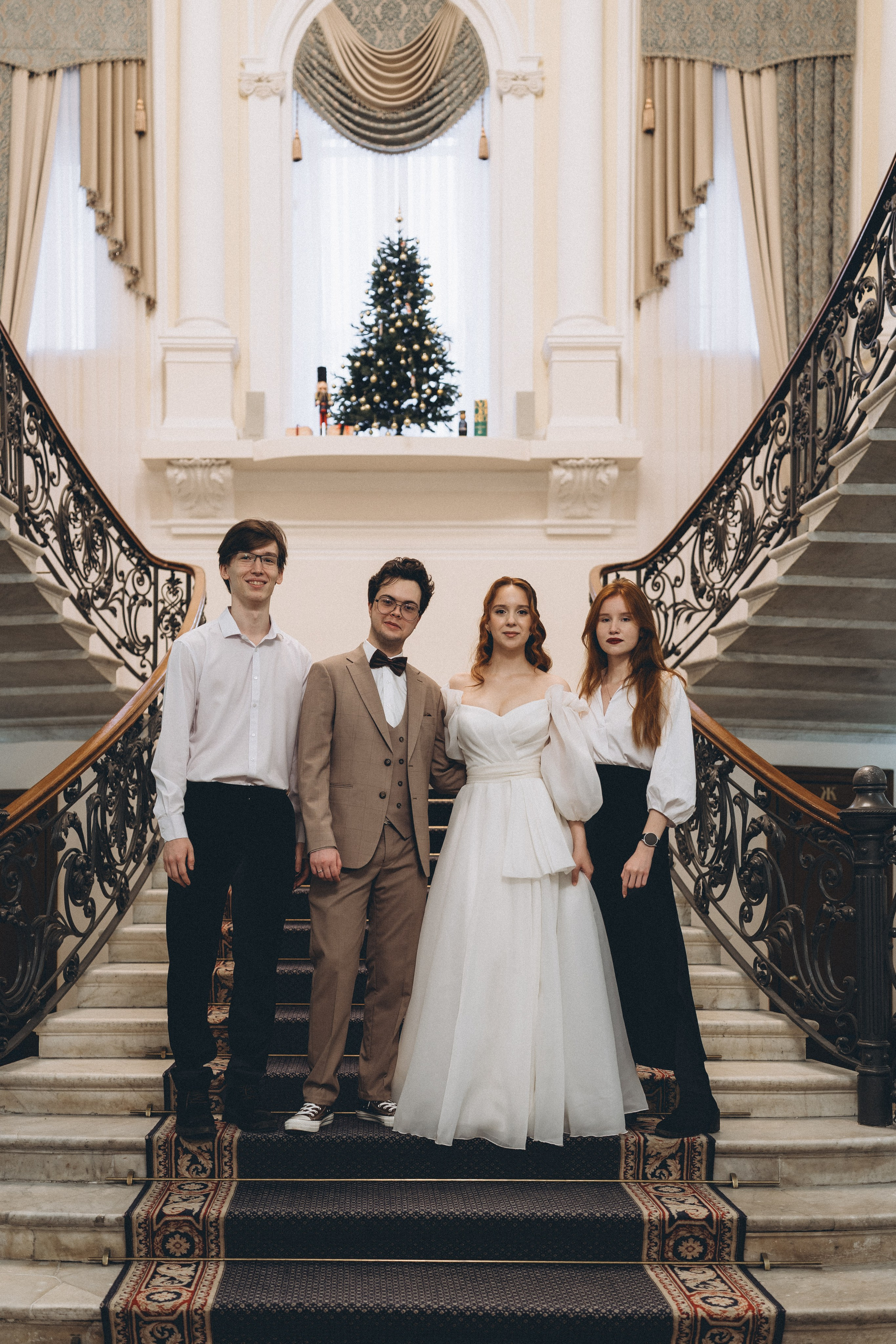 СВАДЕБНАЯ СЬЕМКА ВО ВТОРОМ ДВОРЦЕ С ГОСТЯМИ И ПРОГУЛКА В ТАВРИЧЕСКОМ САДУ. Профессиональный фотограф, Санкт-Петербург — Виктория Богомолова