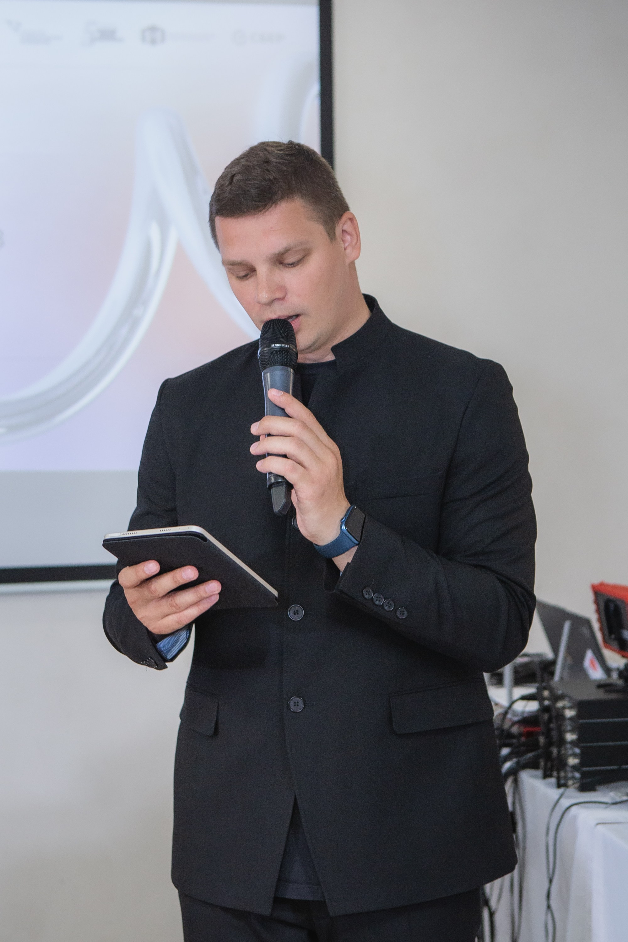 Репортаж с конференции GMC в Перми – фотографии. Репортажный фотограф в Перми Денис Голдобин