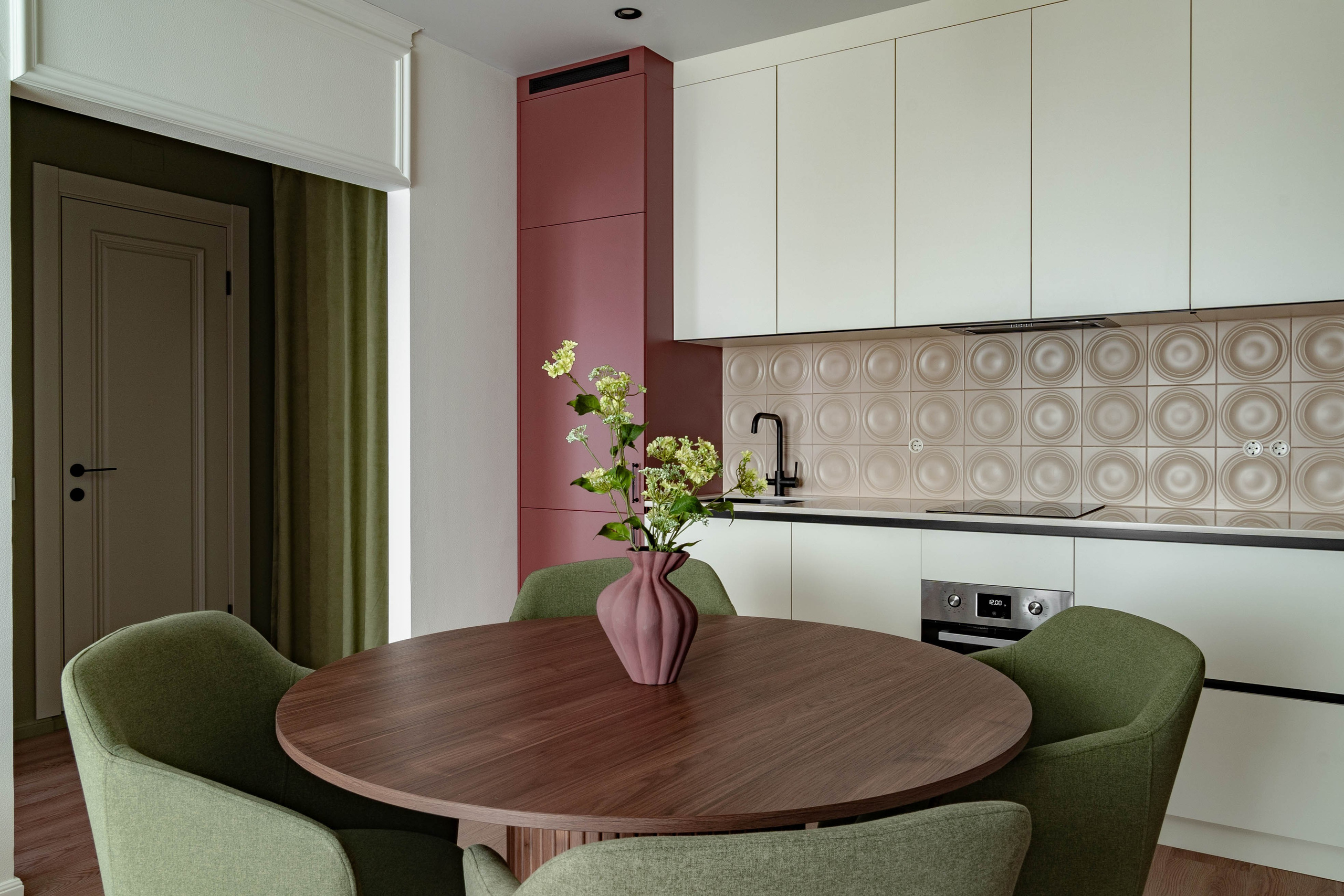 Перовское шоссе. Контент-съёмка и бизнес-портреты в Москве. Виктория Кулюкина