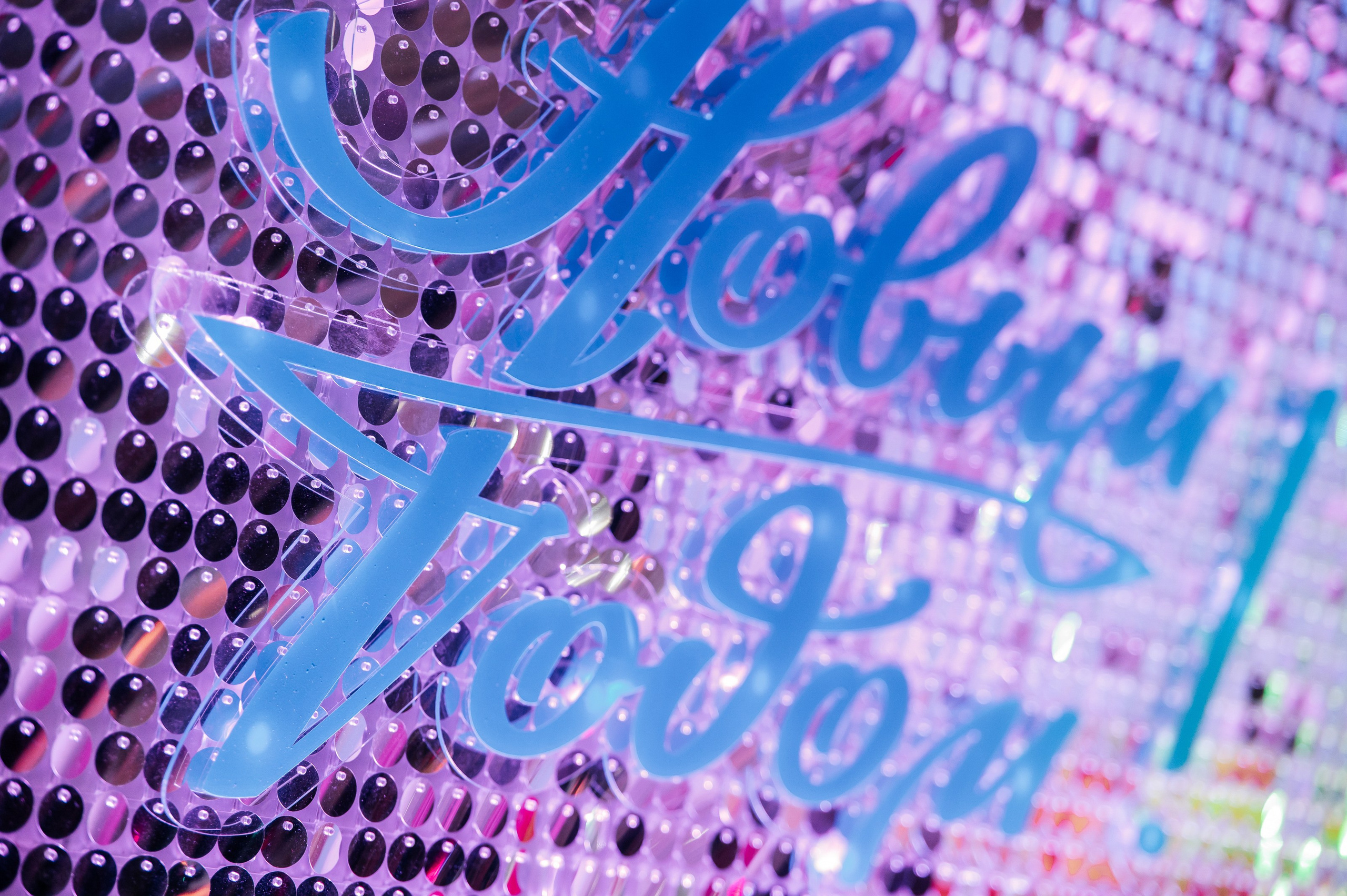 Корпоратив в стиле 90-х. Фотограф Дмитрий Сермяжко