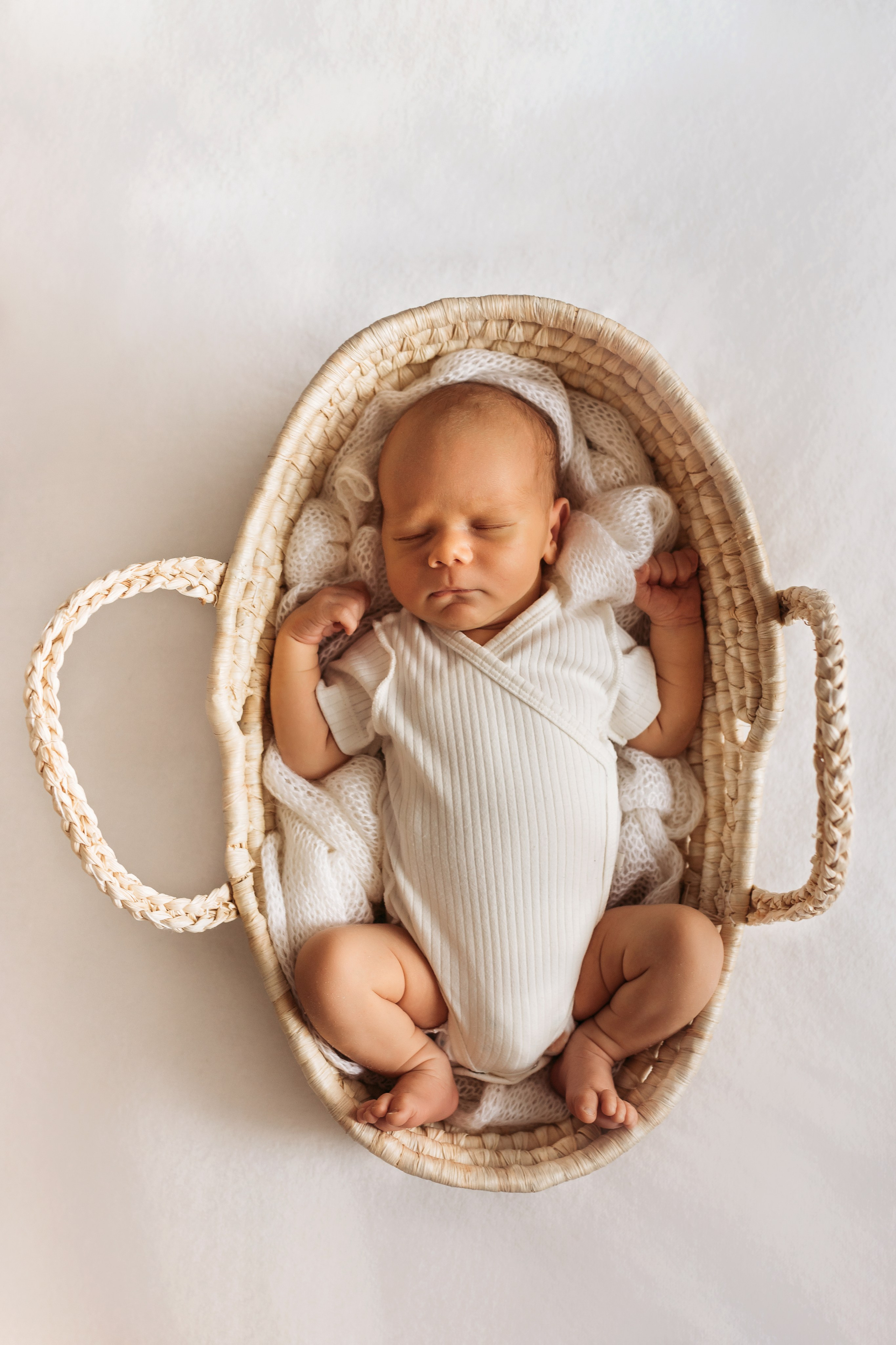 Лёва с семьей 🤍. Фотограф Новорожденных в Москве Илона Шубина