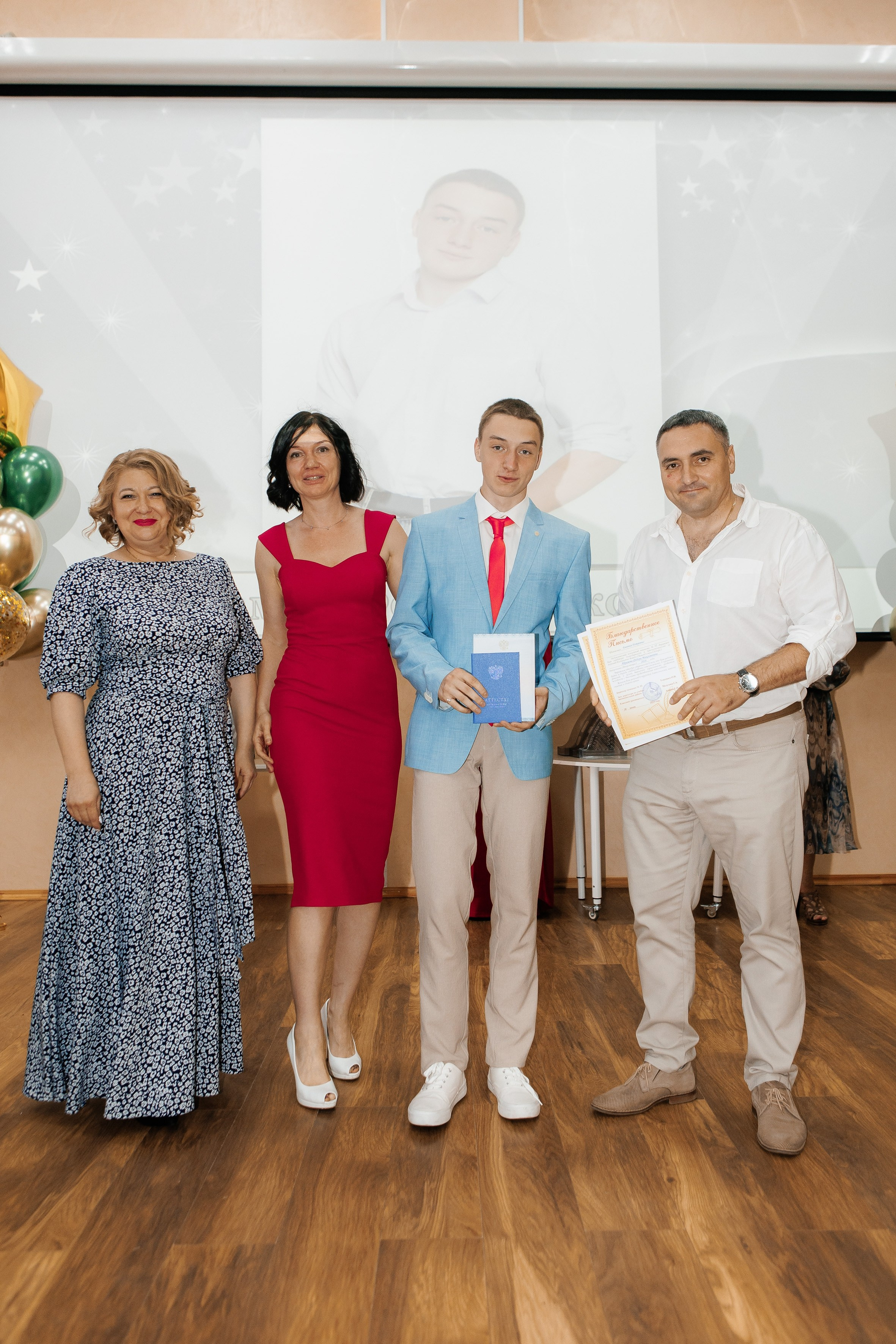 Выпускной Гимназия 12 2024 г. Свадебный и портретный Фотограф в Липецке Дмитрий Котюков