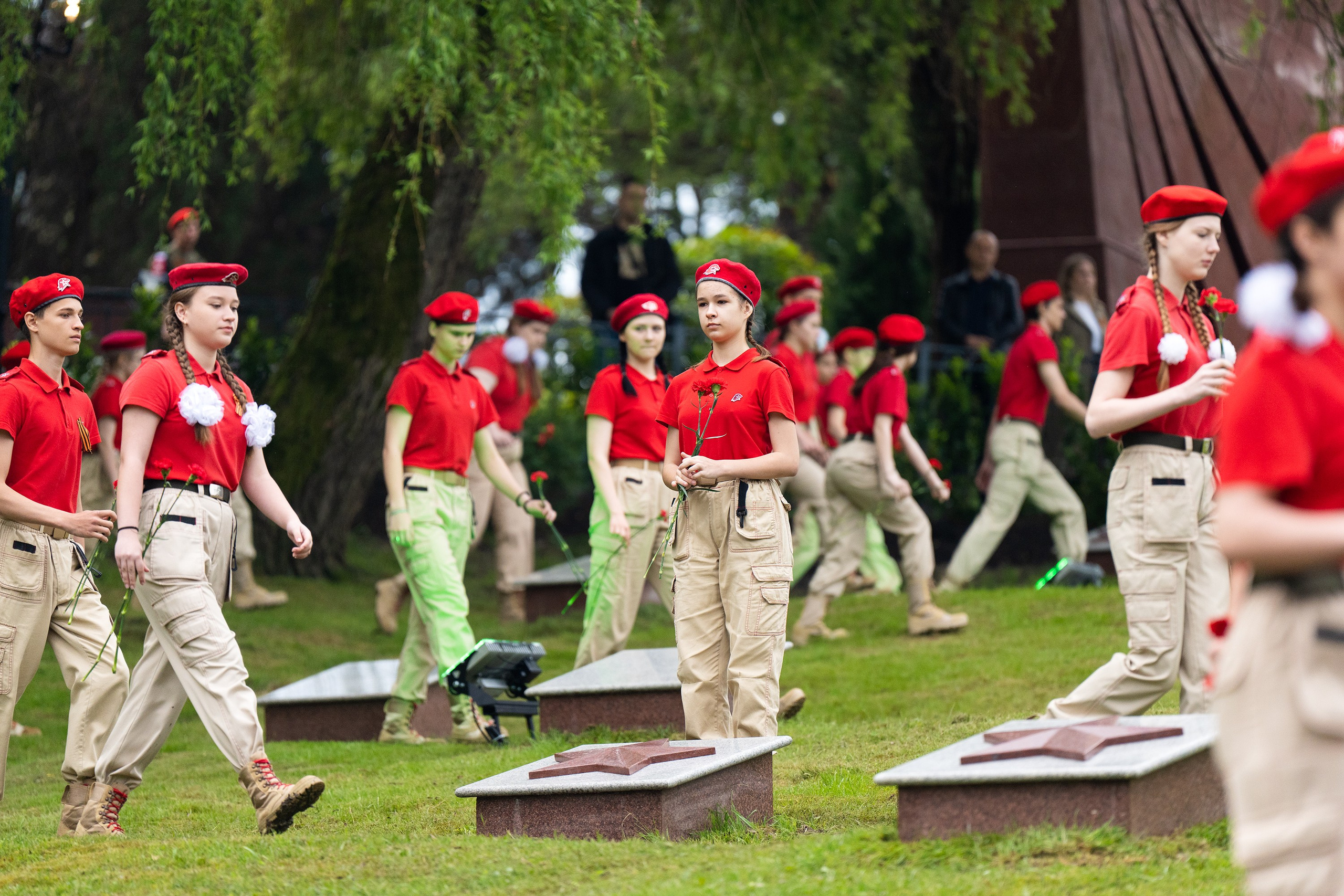 Репортажный фотограф в Сочи — профессиональная съёмка событий и мероприятий. Профессиональная фотосъемка в Сочи: репортаж, предметная, ювелирная фотосъемка, недвижимость, фуд-фотография. Фотограф Александр Афанасьев