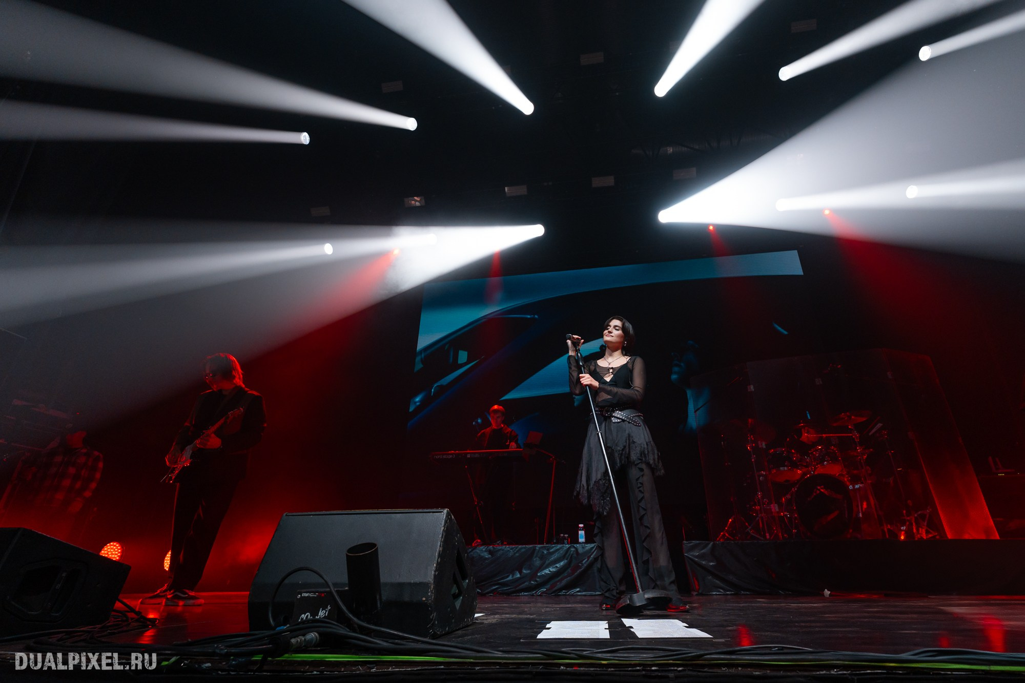 Mona. Магия музыки в кадре: Концертная Фотография