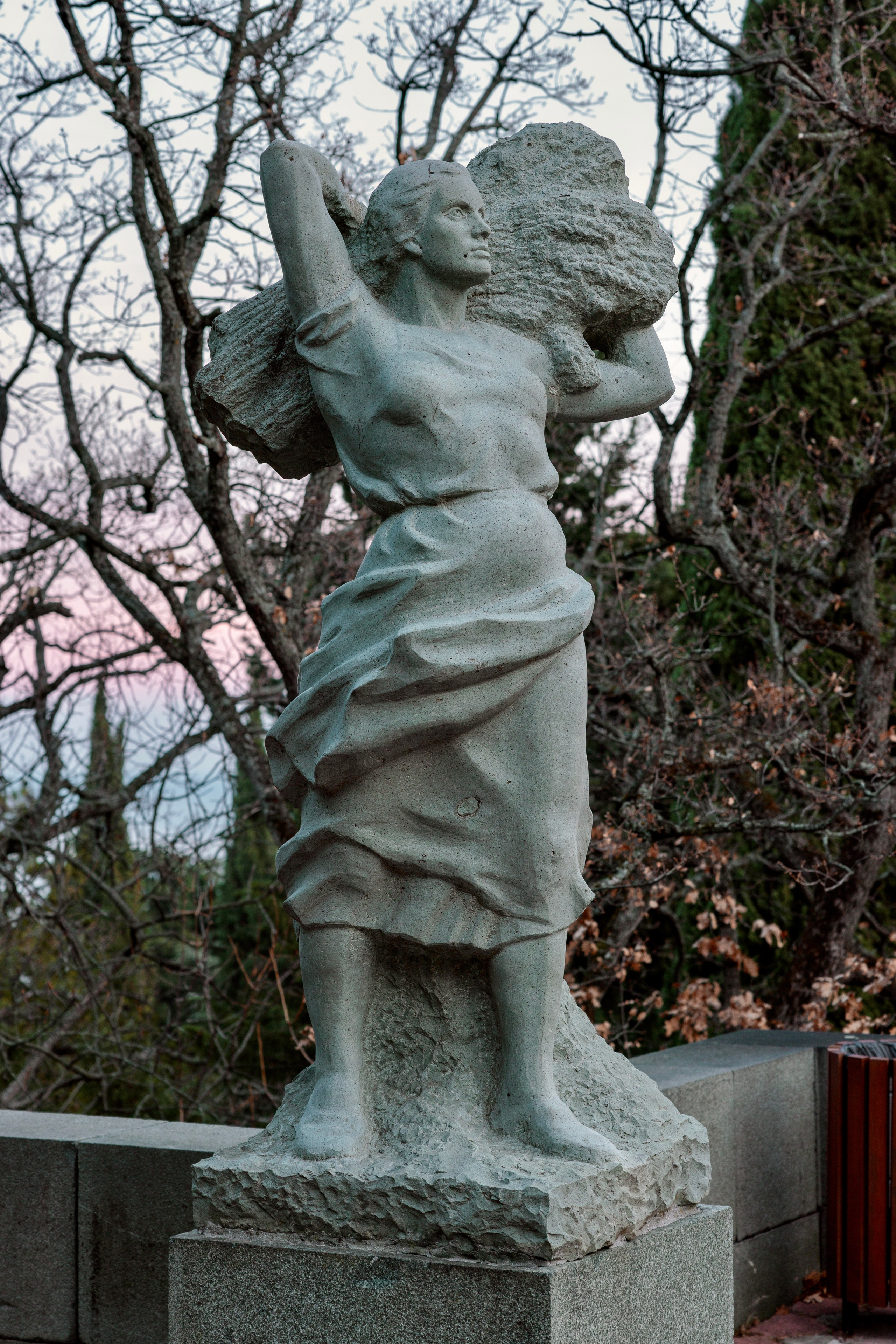 Скульптура в парке Чукурлар, г. Ялта