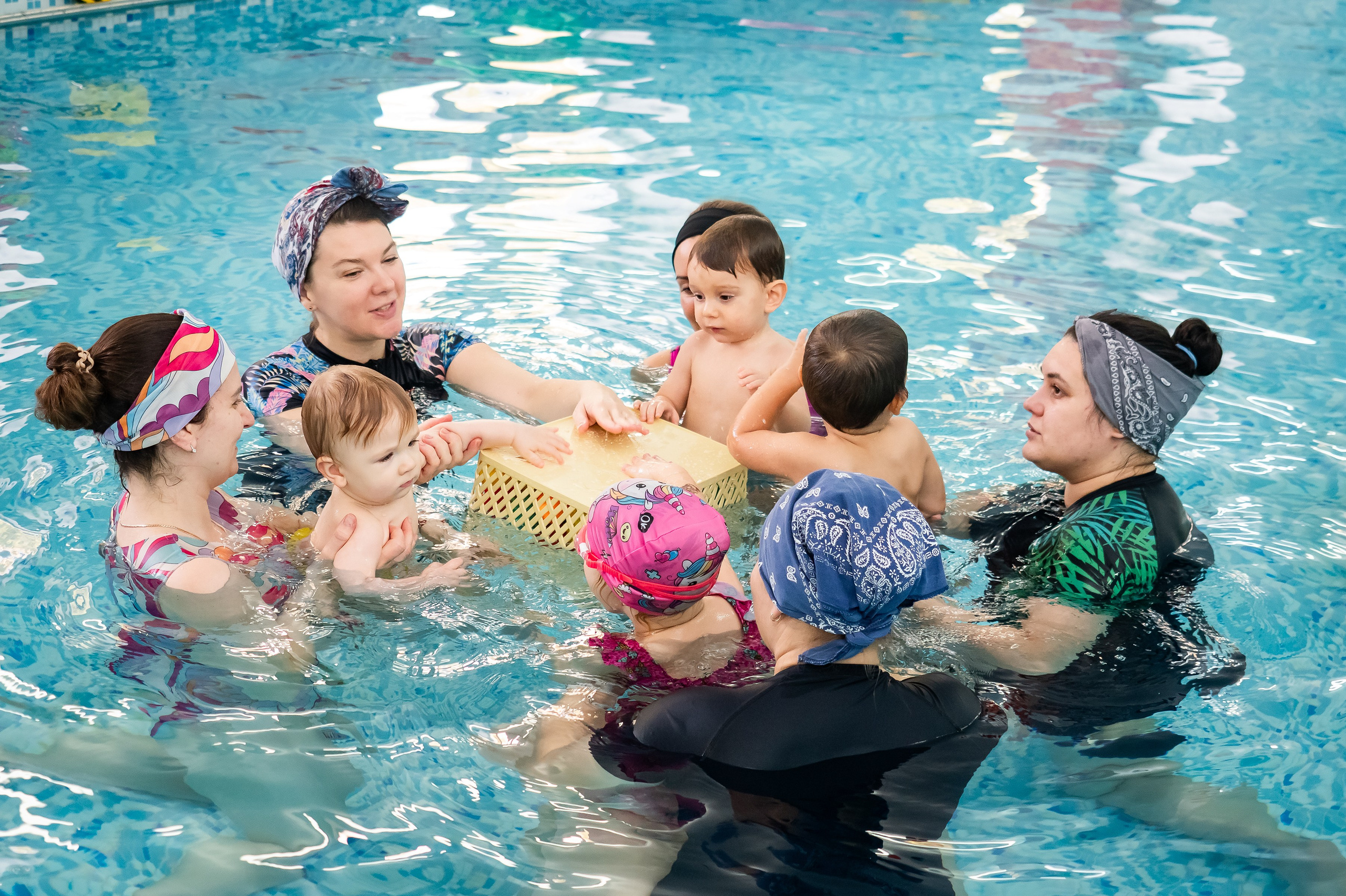 Грудничковое плавание. Репортажный, семейный и детский фотограф в Пензе и Заречном Арина Ермилова. Картины барельеф на заказ