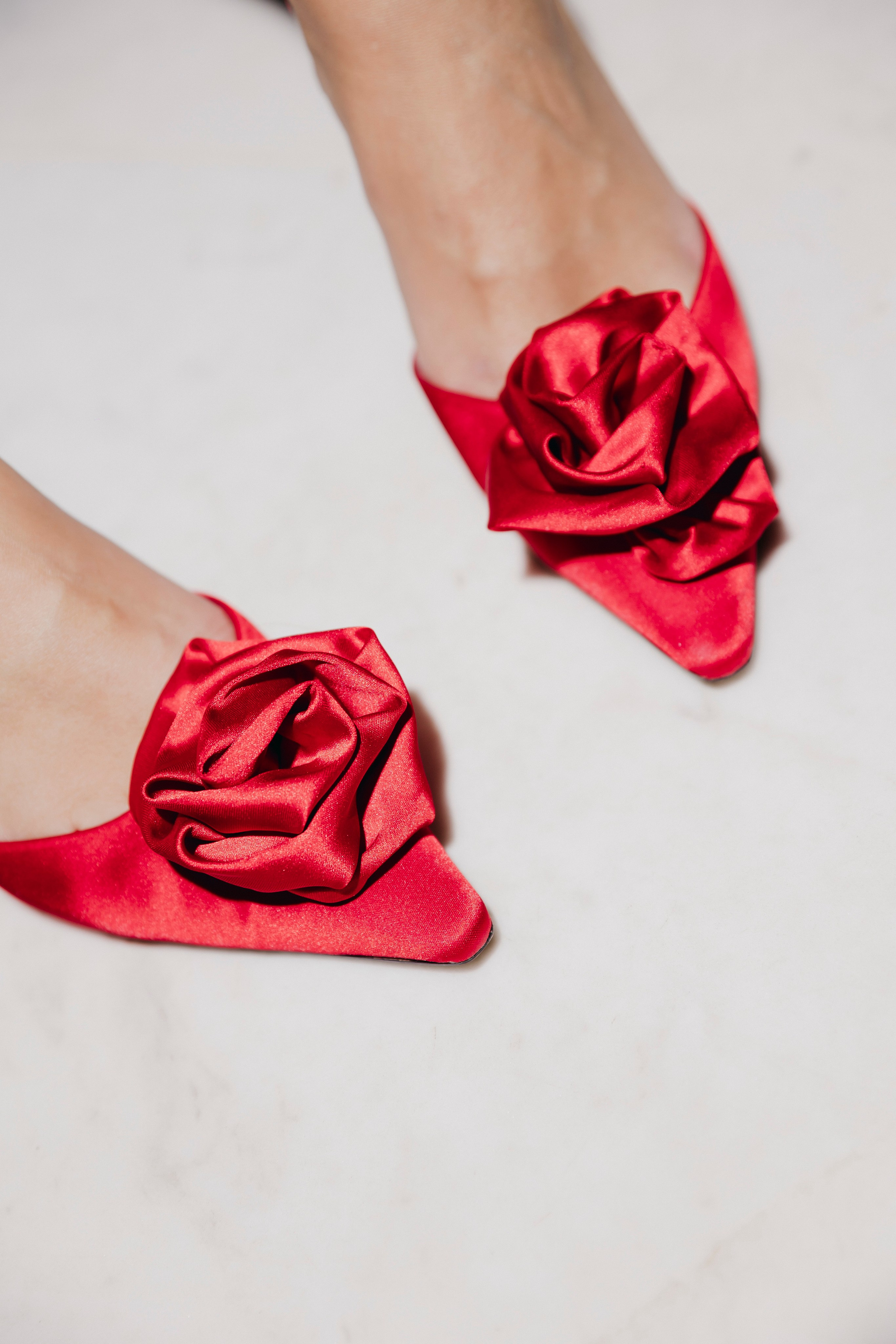 Erborian Russia, CRAVE Theatre, Moscow. «Птичка на проводе»: информационный портал в Москве