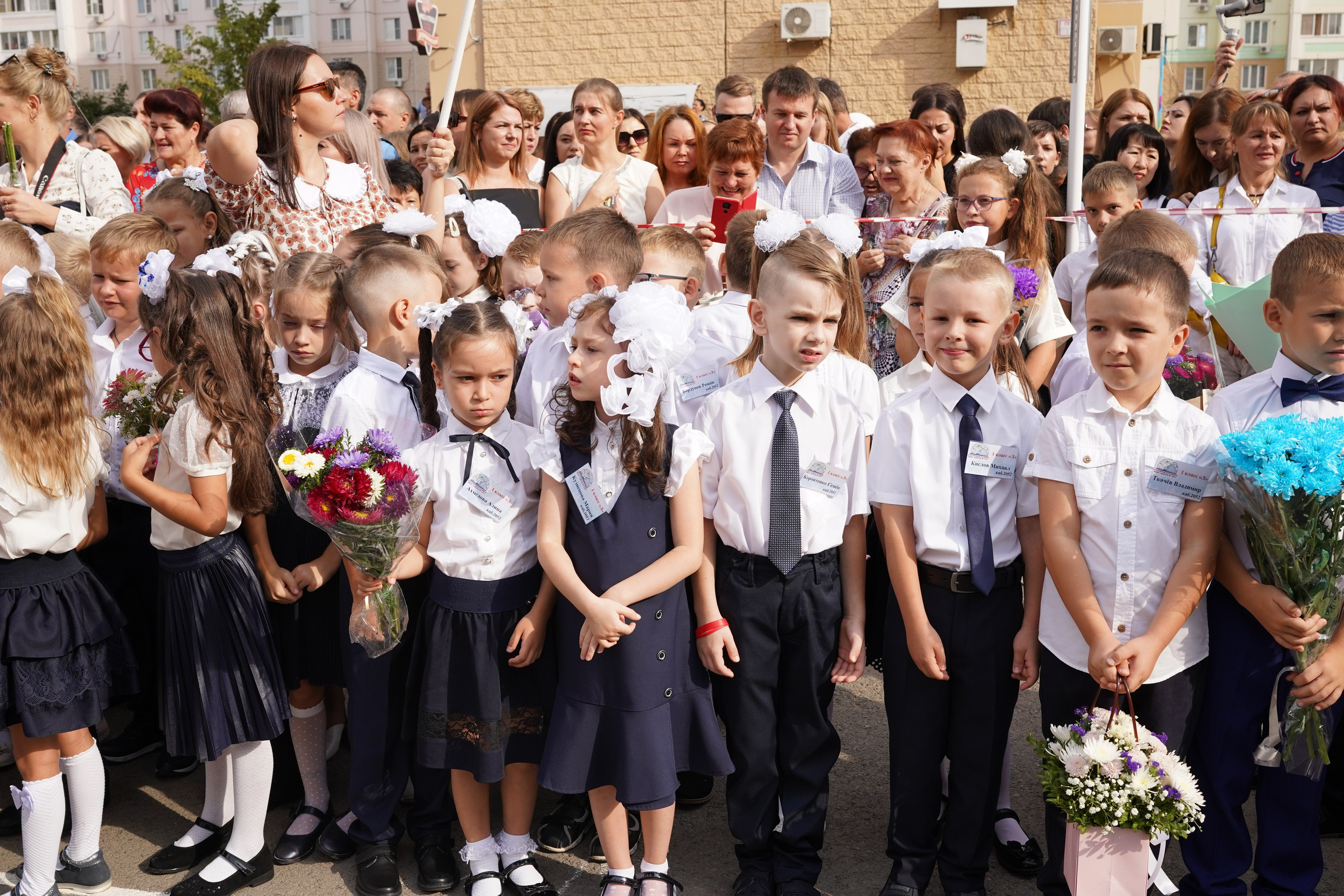 1 сентября Линейка. MEMENTO.Выпускные альбомы, школьные, юбилейные и другие книги. Ростов-на-Дону