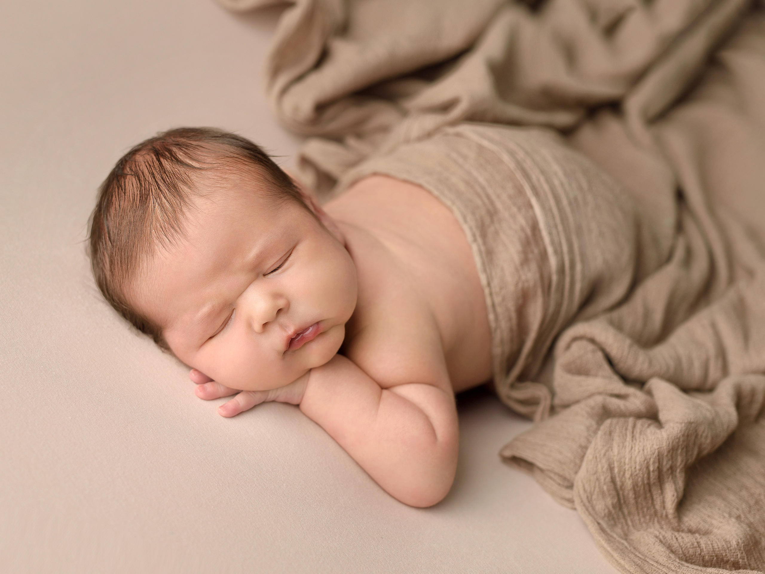 Лайфстайл с элементами ньюборн. Фотограф новорождённых малышей в Краснодаре Татьяна Нагорная