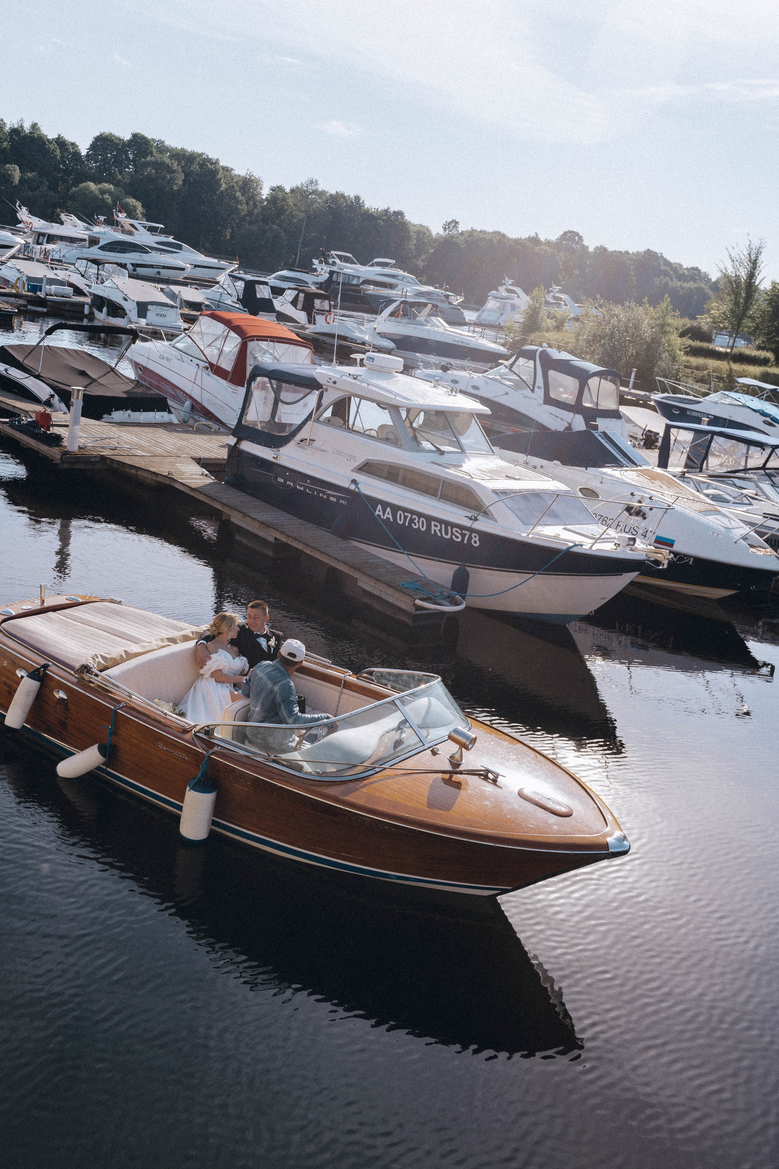 СВАДЕНБНАЯ СЬЕМКА НА КАТЕРЕ ПО КАНАЛАМ САНКТ-ПЕТЕРБУРГА И В АКВАТОРИИ НЕВЫ. Профессиональный фотограф, Санкт-Петербург — Виктория Богомолова