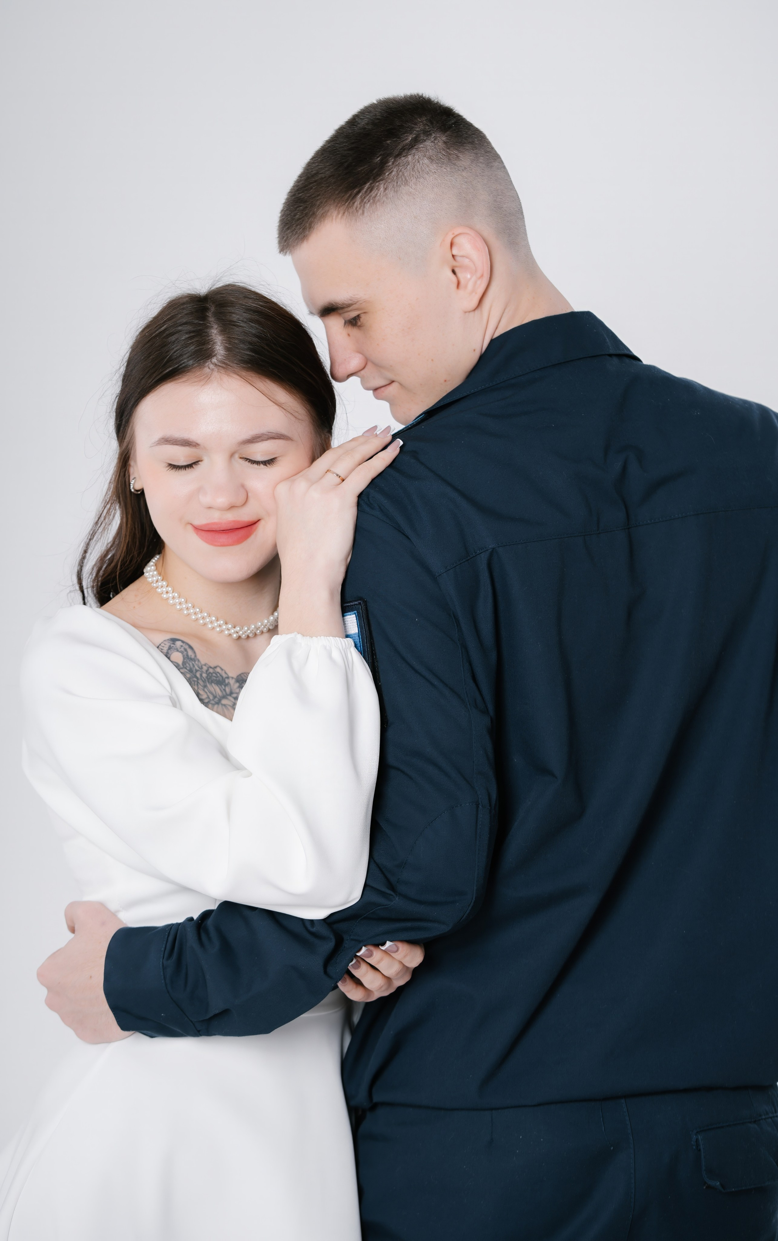 Валентина и Максим. Предметный фотограф Элеонора Грин | Профессиональная фотосъемка товаров в Воронеже