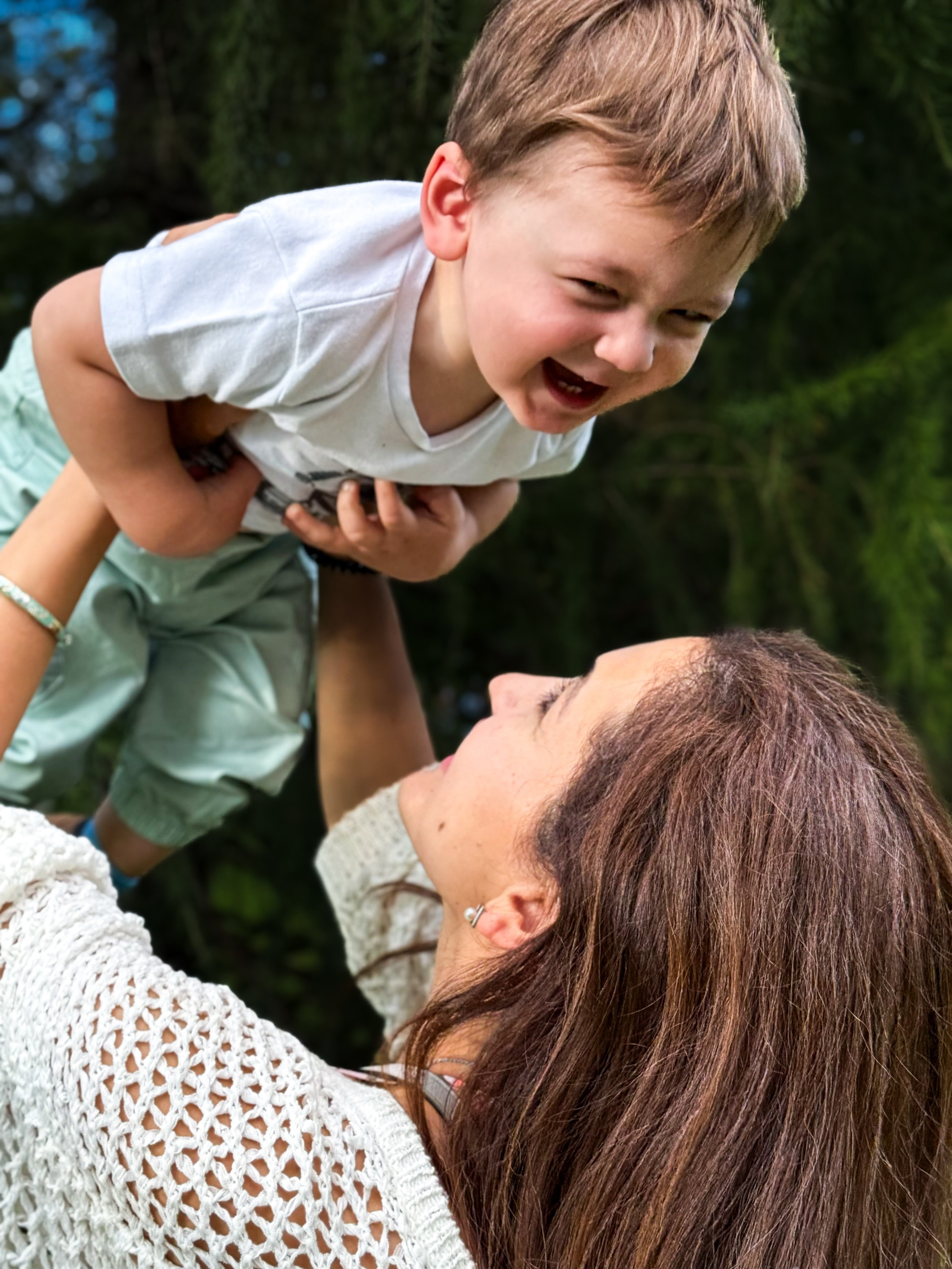 Шахноза с сыновьями. Студия фото, видеографии и мультимедийного дизайна в Москве Multi Frame Studio