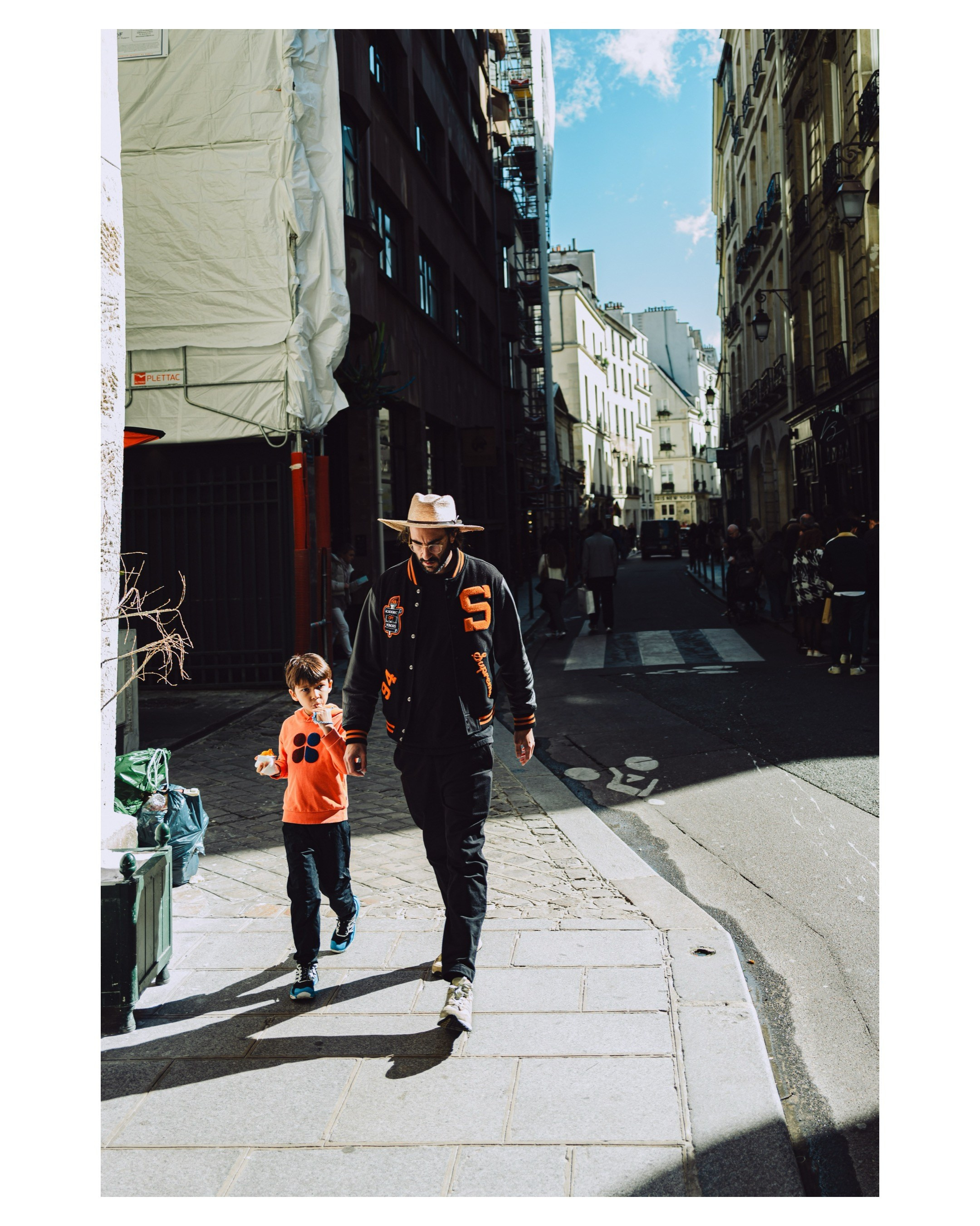 Street. Если ты на Земле — звони