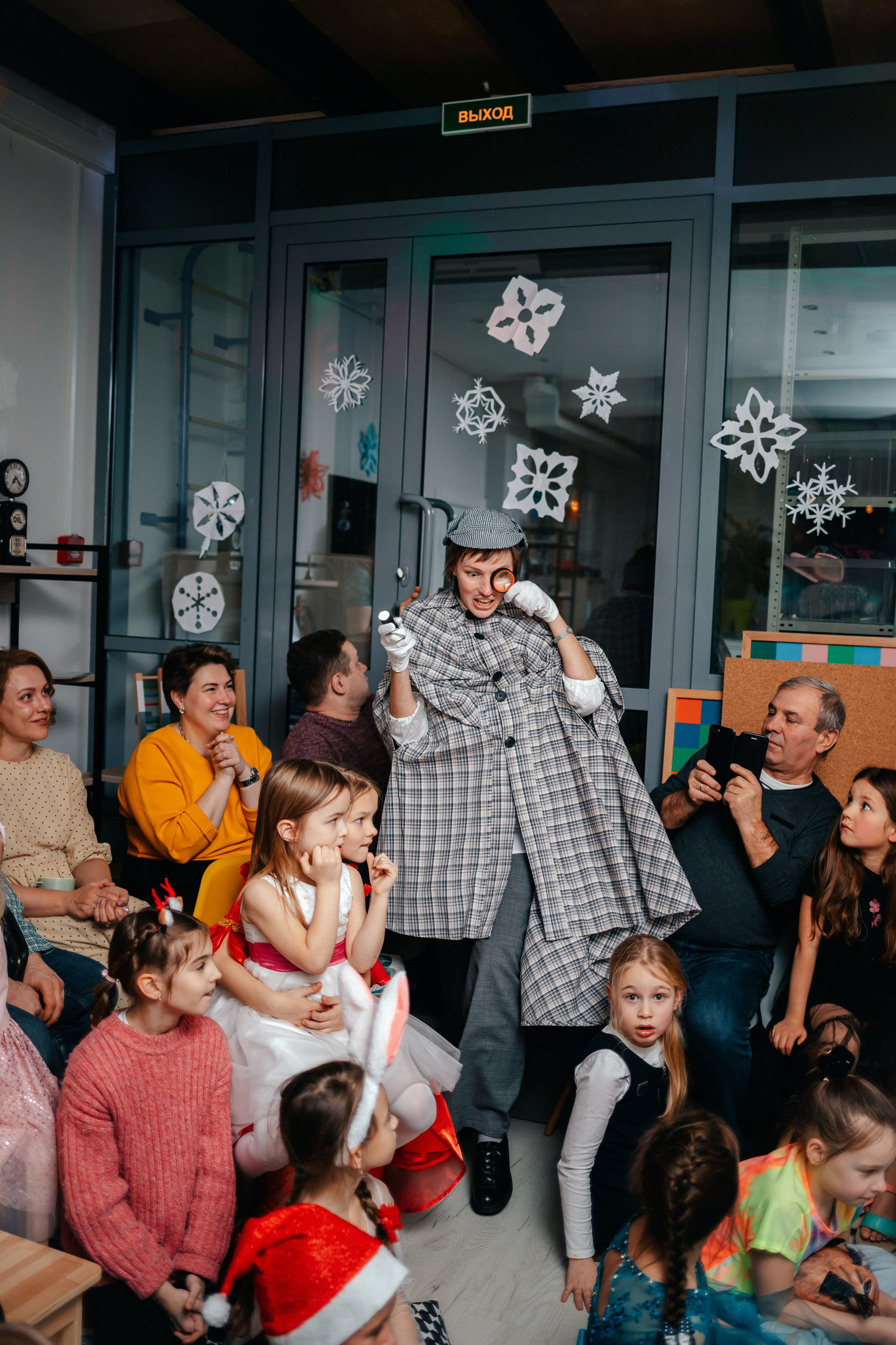 Новогодний утренник в Монтессори-школе. Семейный lifestyle фотограф в Санкт-Петербурге Людмила Пахомова