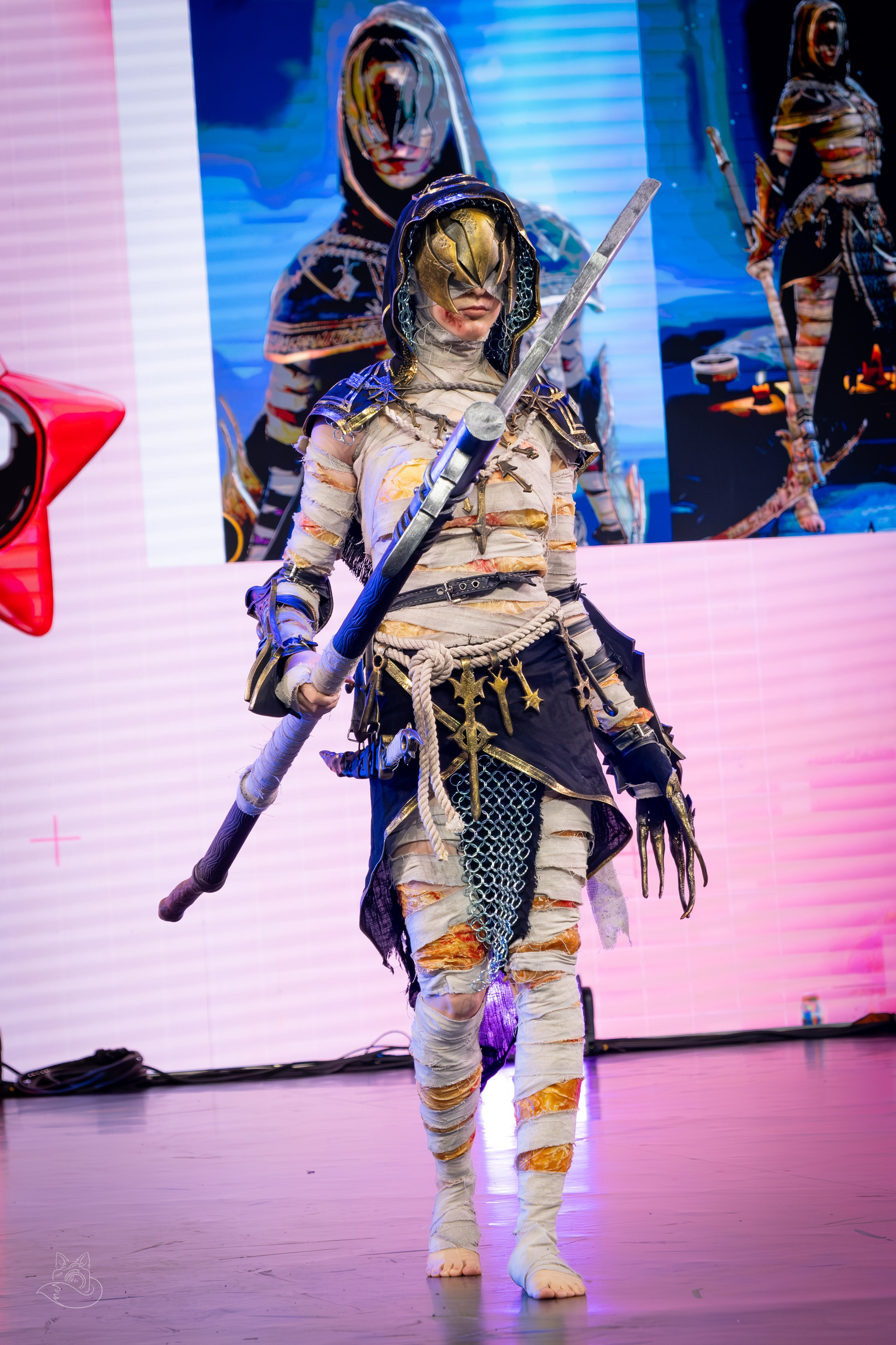 Сцена РЭД ЭКСПО 2024. Косплей фотограф