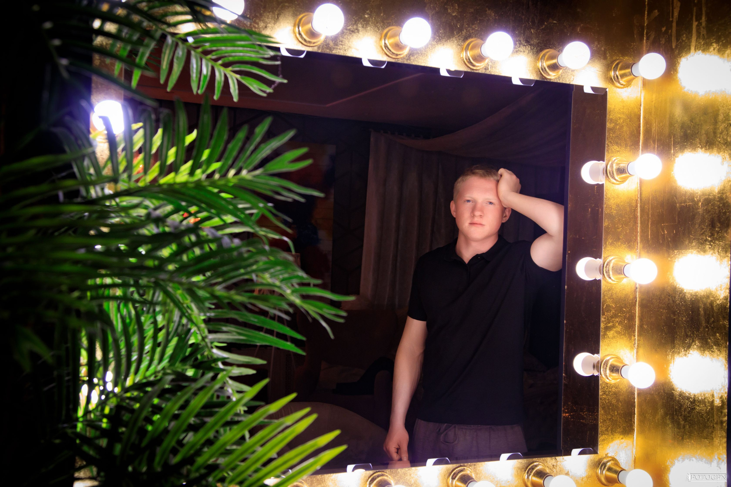 Профессиональная мужская фотосессия в Fotogen: Ваша история в кадре. Интерьерная фотостудия FOTOGEN г. Краснодар