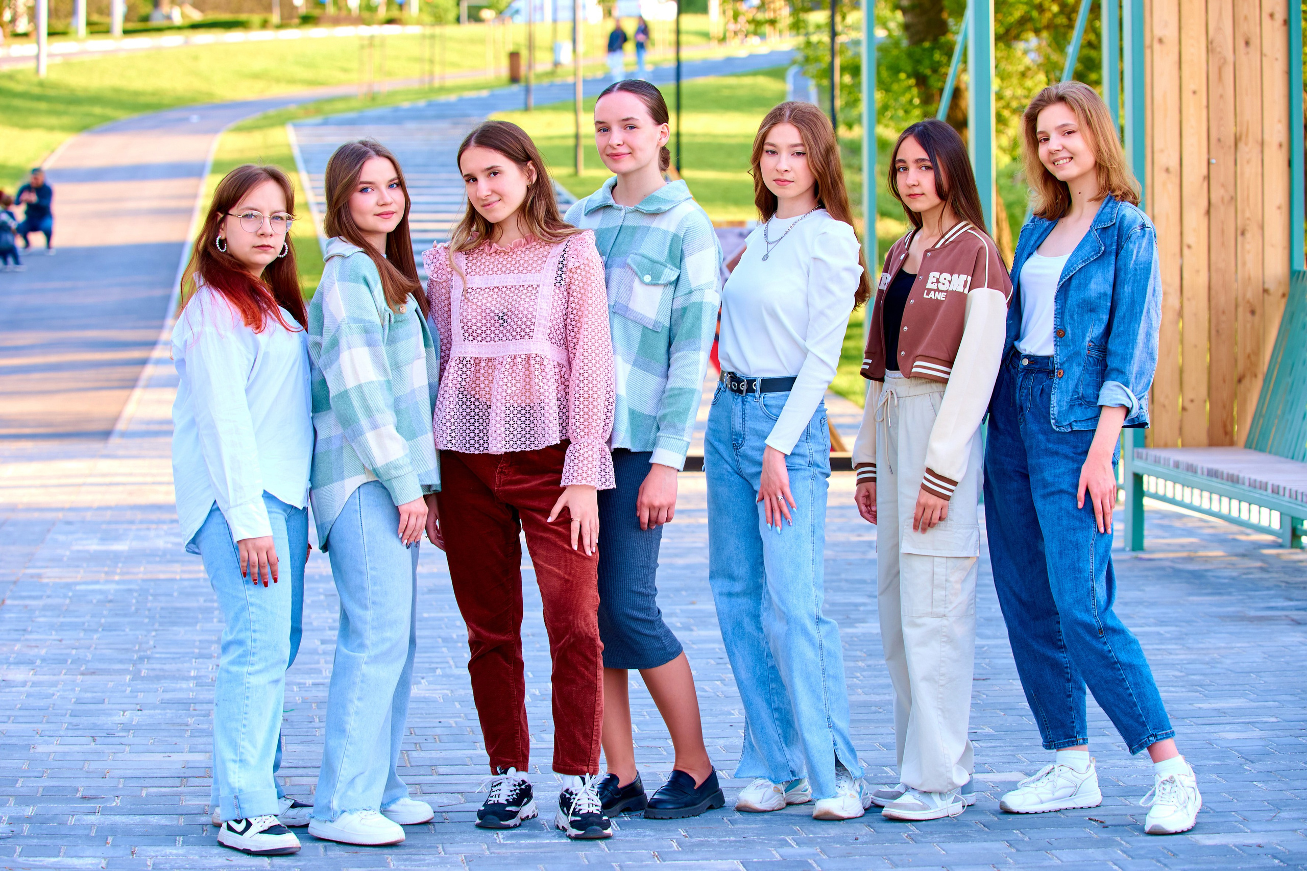 Весна 2023 в парке. 11 класс. Childrenfoto.ru