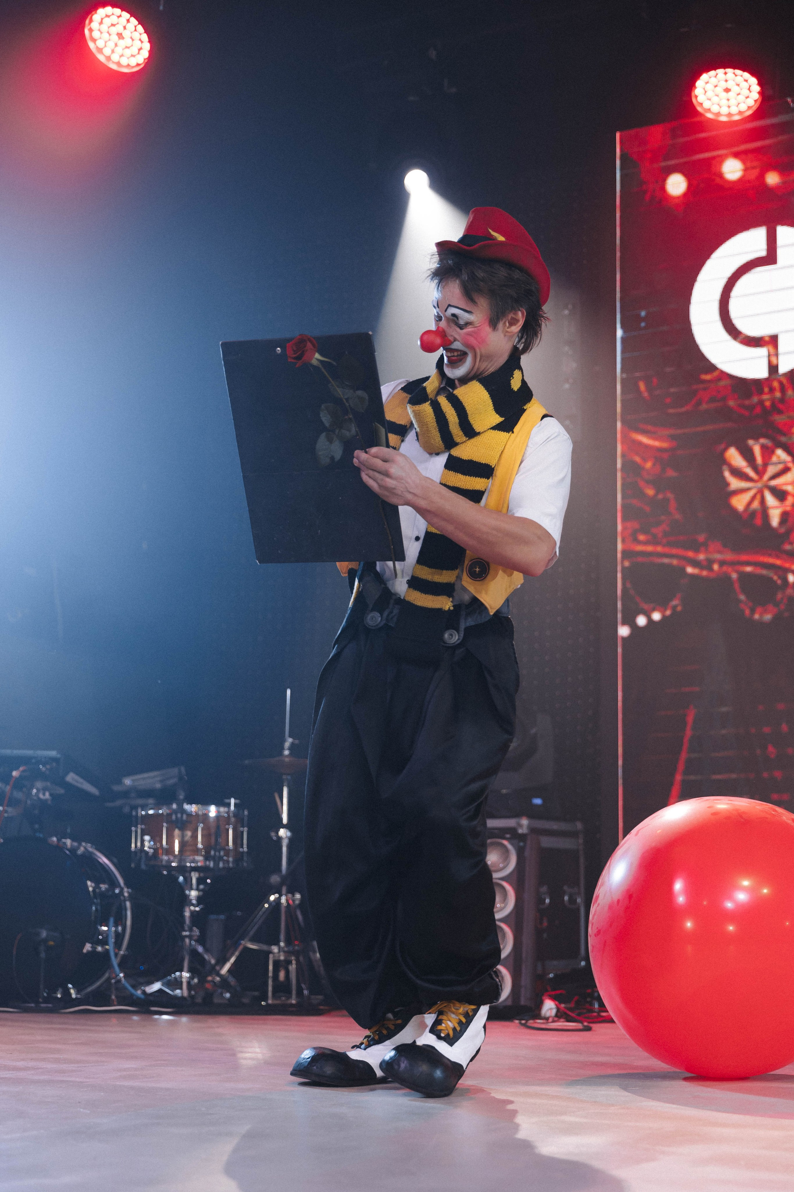 Совкомбанк Circus. Э Т О М Ы