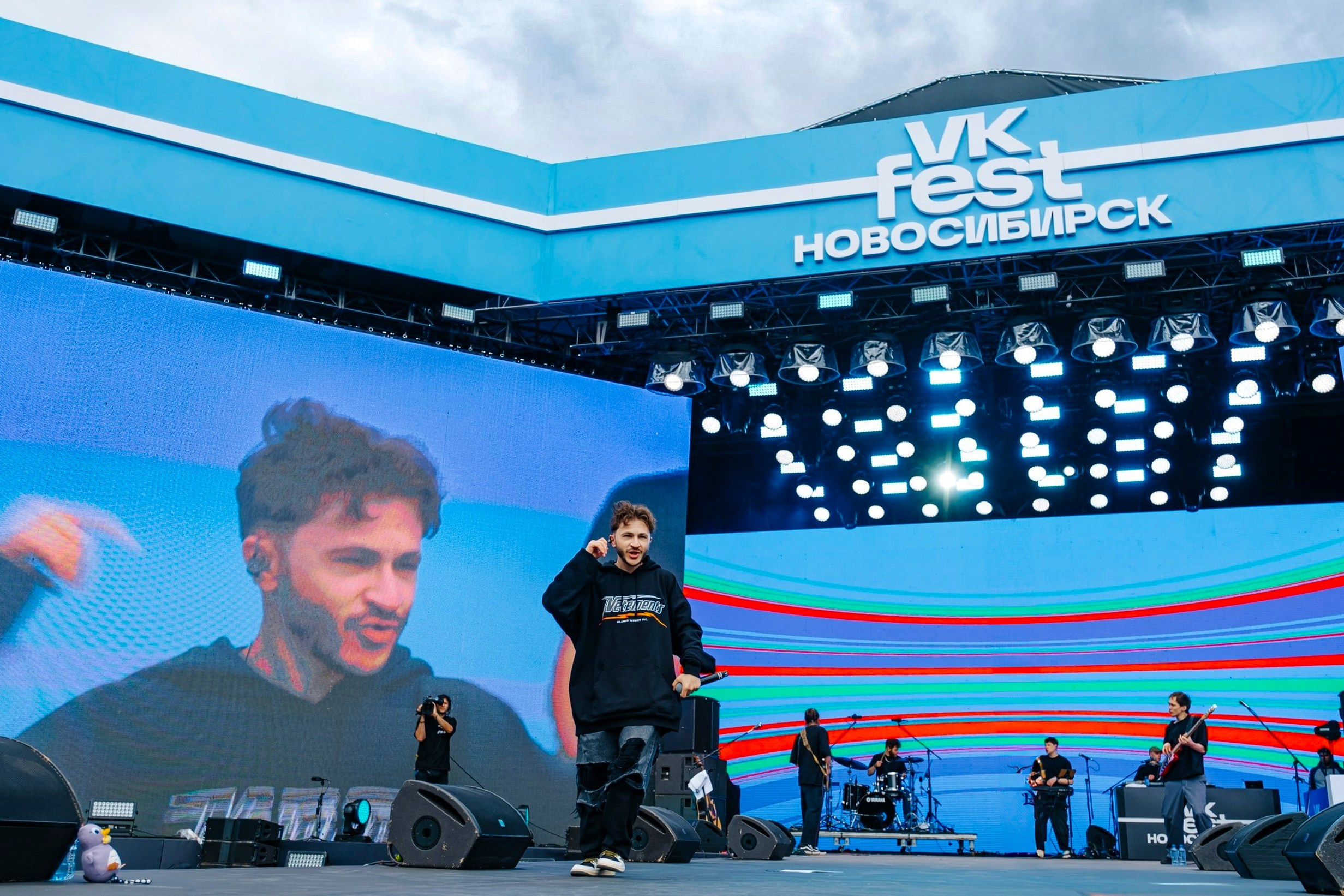 VK Фест 2024. #фотокаквкино | Фотографирую людей