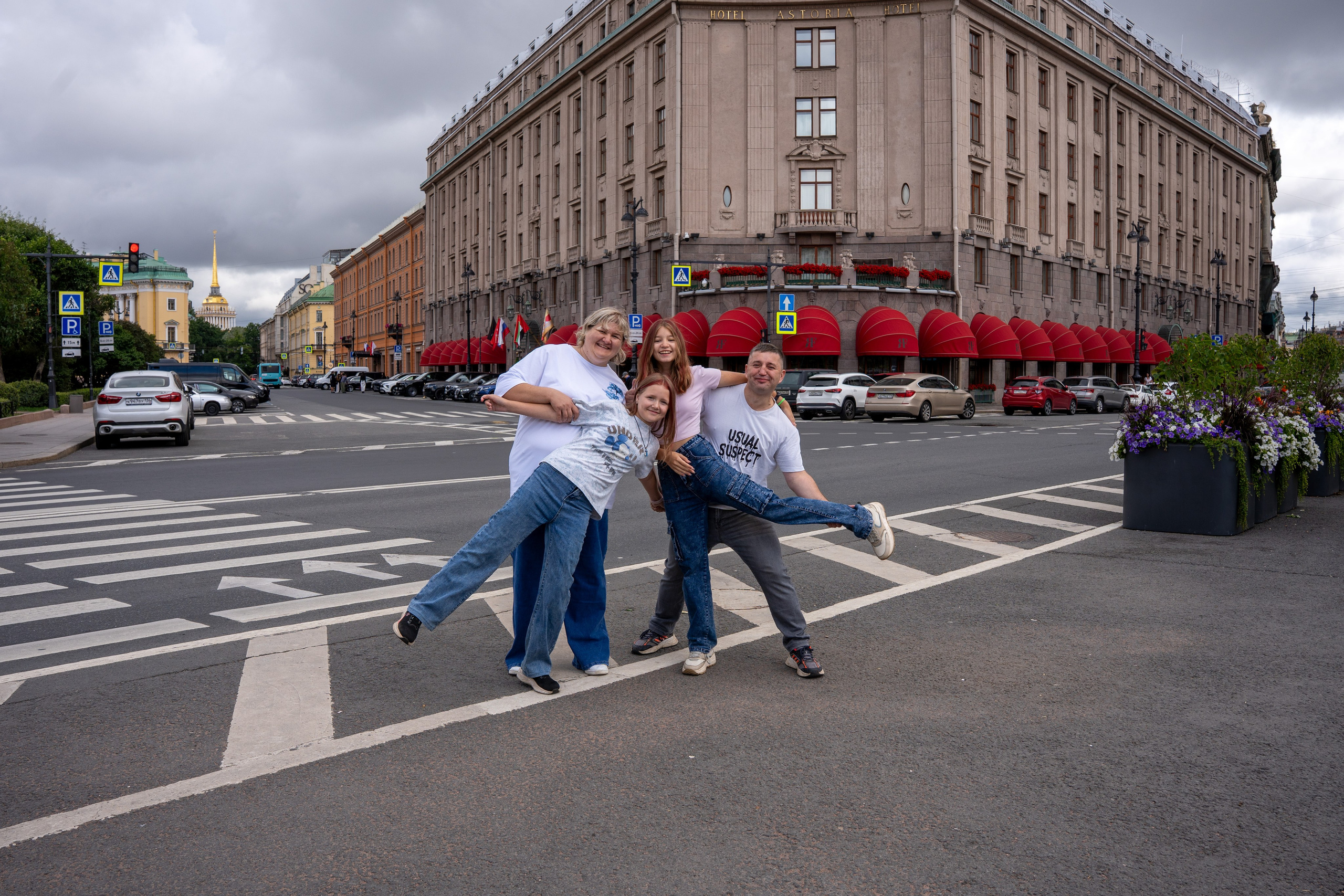 Фотосессия с достопримечательностями города. Студийный и портретный фотограф в САНКТ-ПЕТЕРБУРГЕИрина Махаон