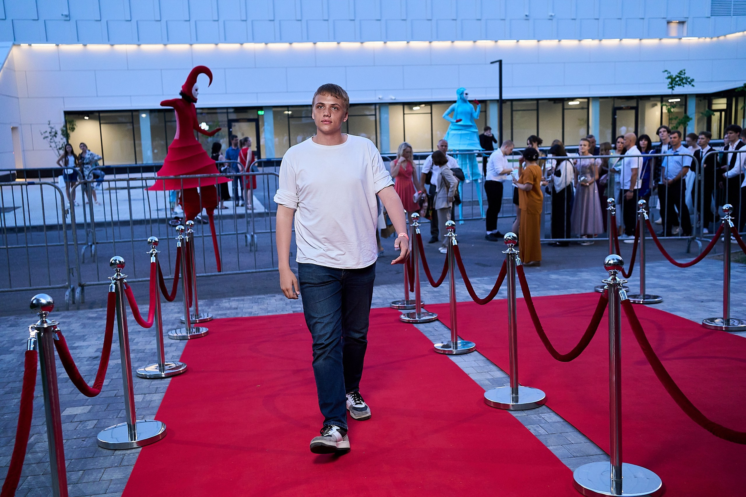 Выпускной 2024 концертный зал Академия ВТБ. Фотограф и Видеограф в Москве. Олег Корушев